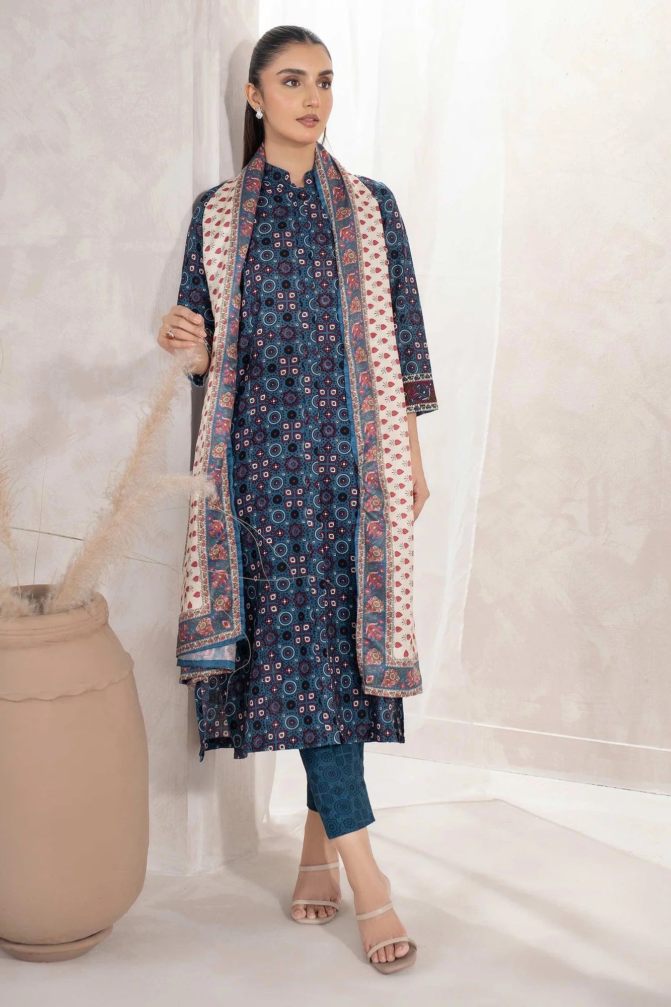 Limelight Khaddar 3 Piece Suit LIM423