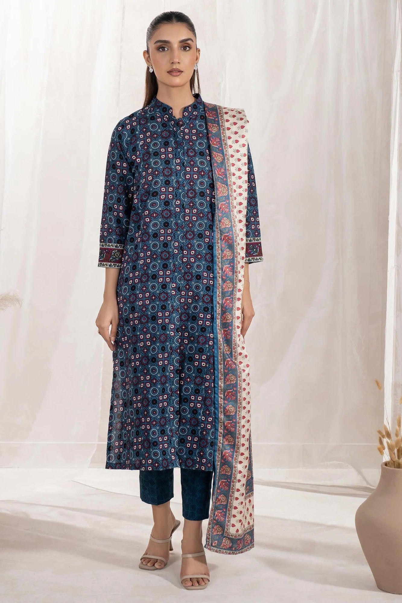 Limelight Khaddar 3 Piece Suit LIM423