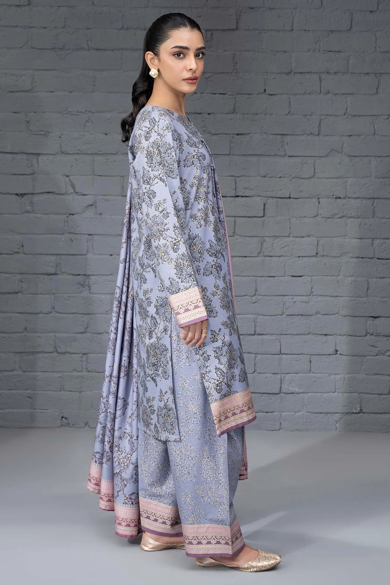 Limelight Slub Khaddar 3 Piece Shalwar Kameez Suit LIM417