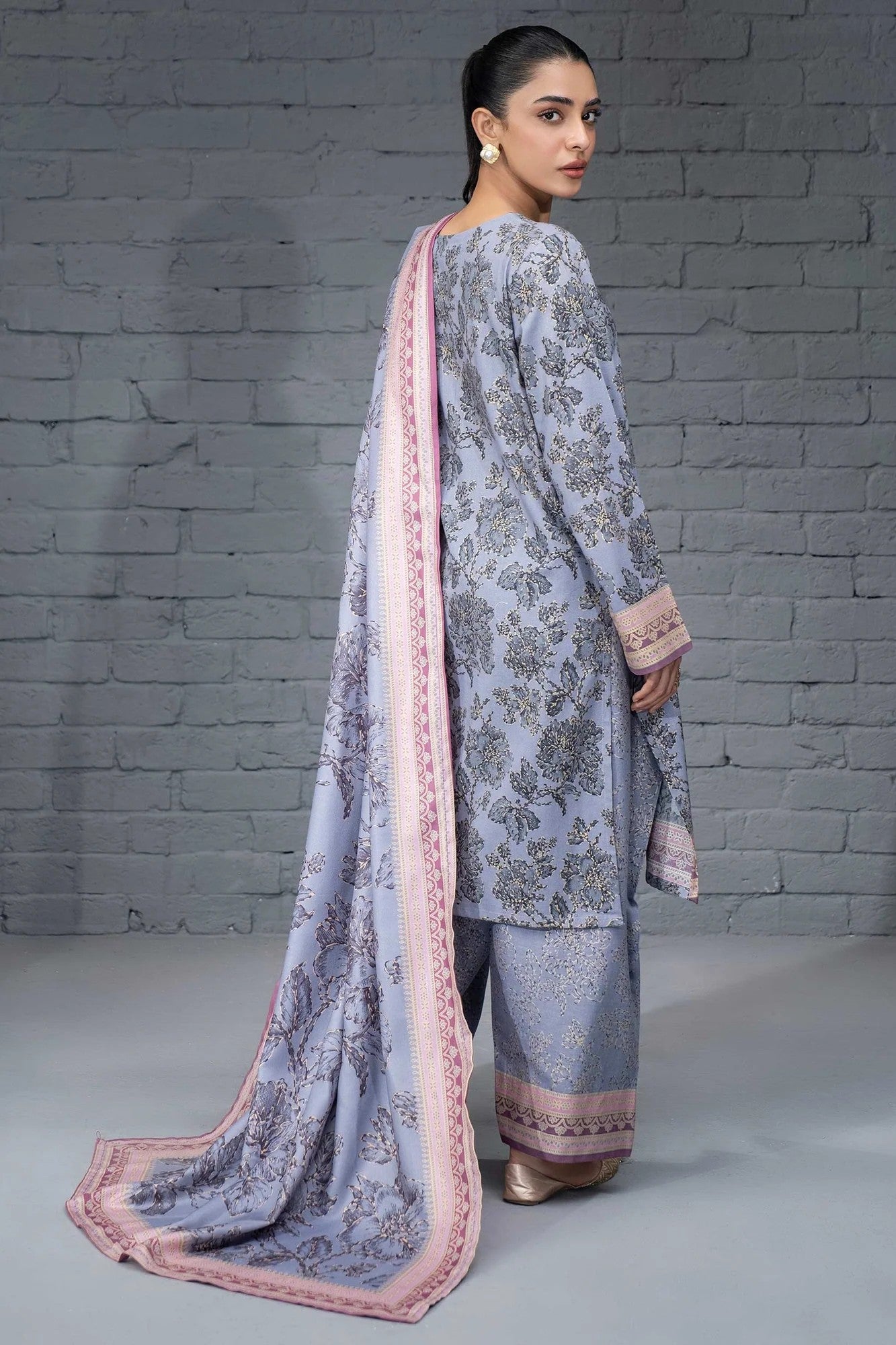 Limelight Slub Khaddar 3 Piece Shalwar Kameez Suit LIM417