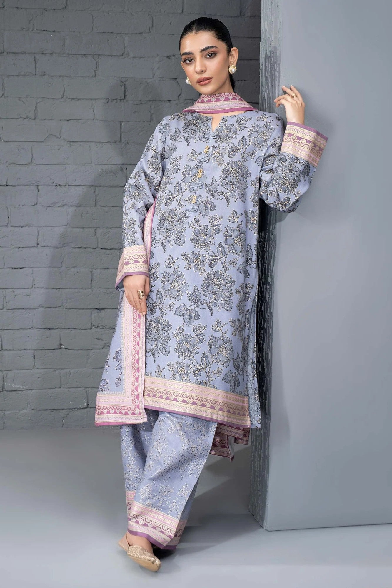 Limelight Slub Khaddar 3 Piece Shalwar Kameez Suit LIM417