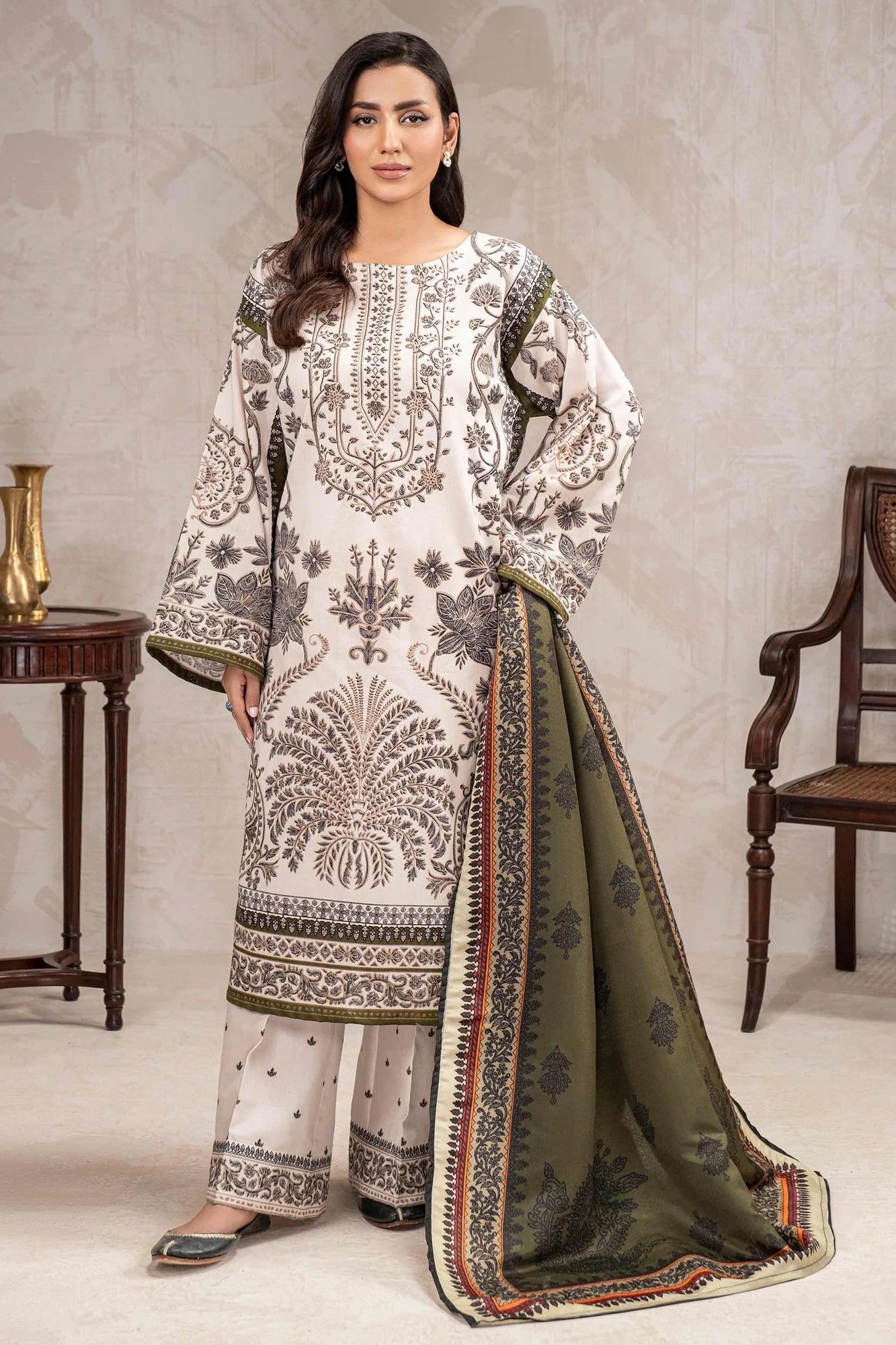 Limelight Slub Khaddar 3 Piece Suit LIM422