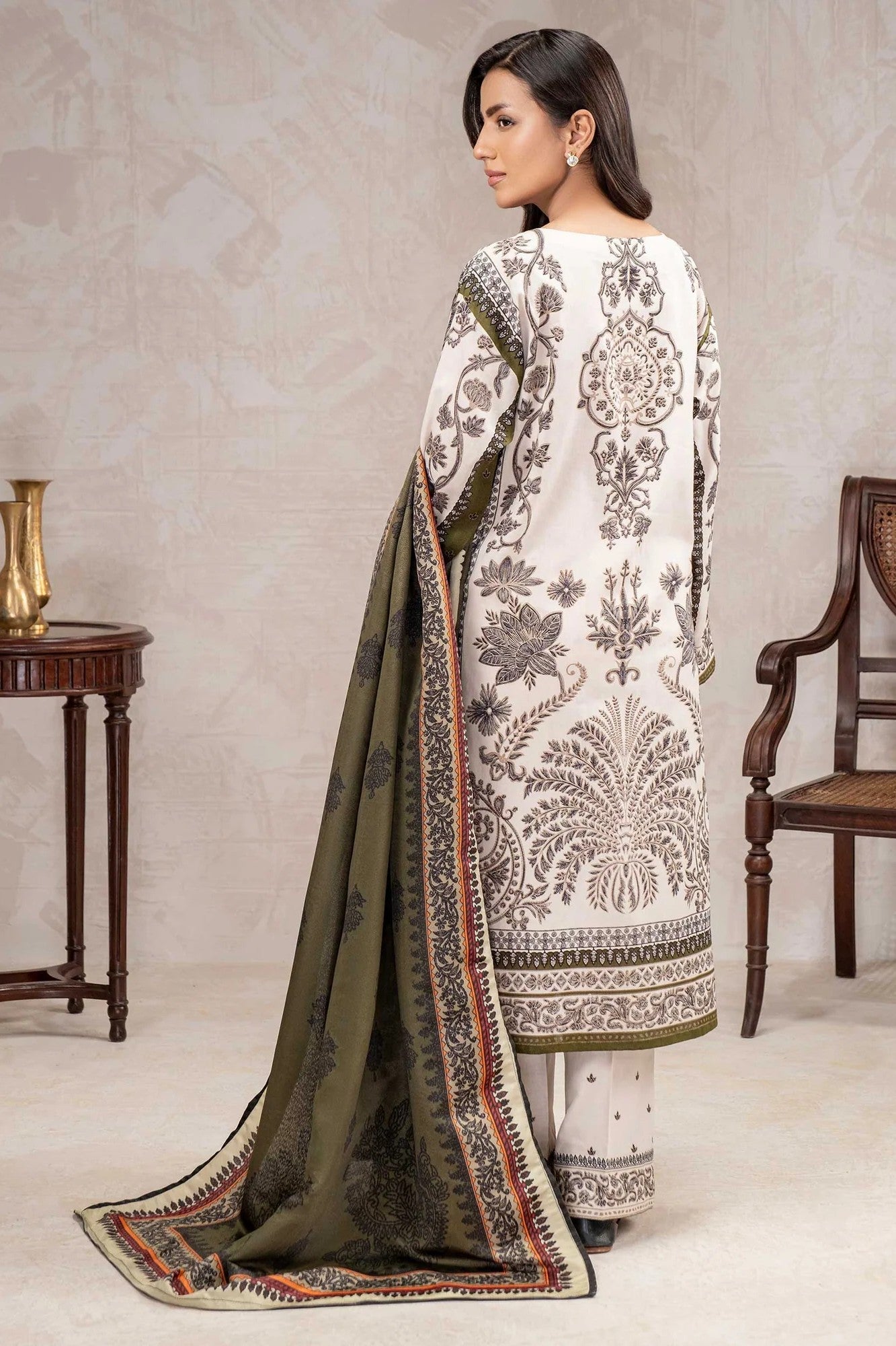 Limelight Slub Khaddar 3 Piece Suit LIM422