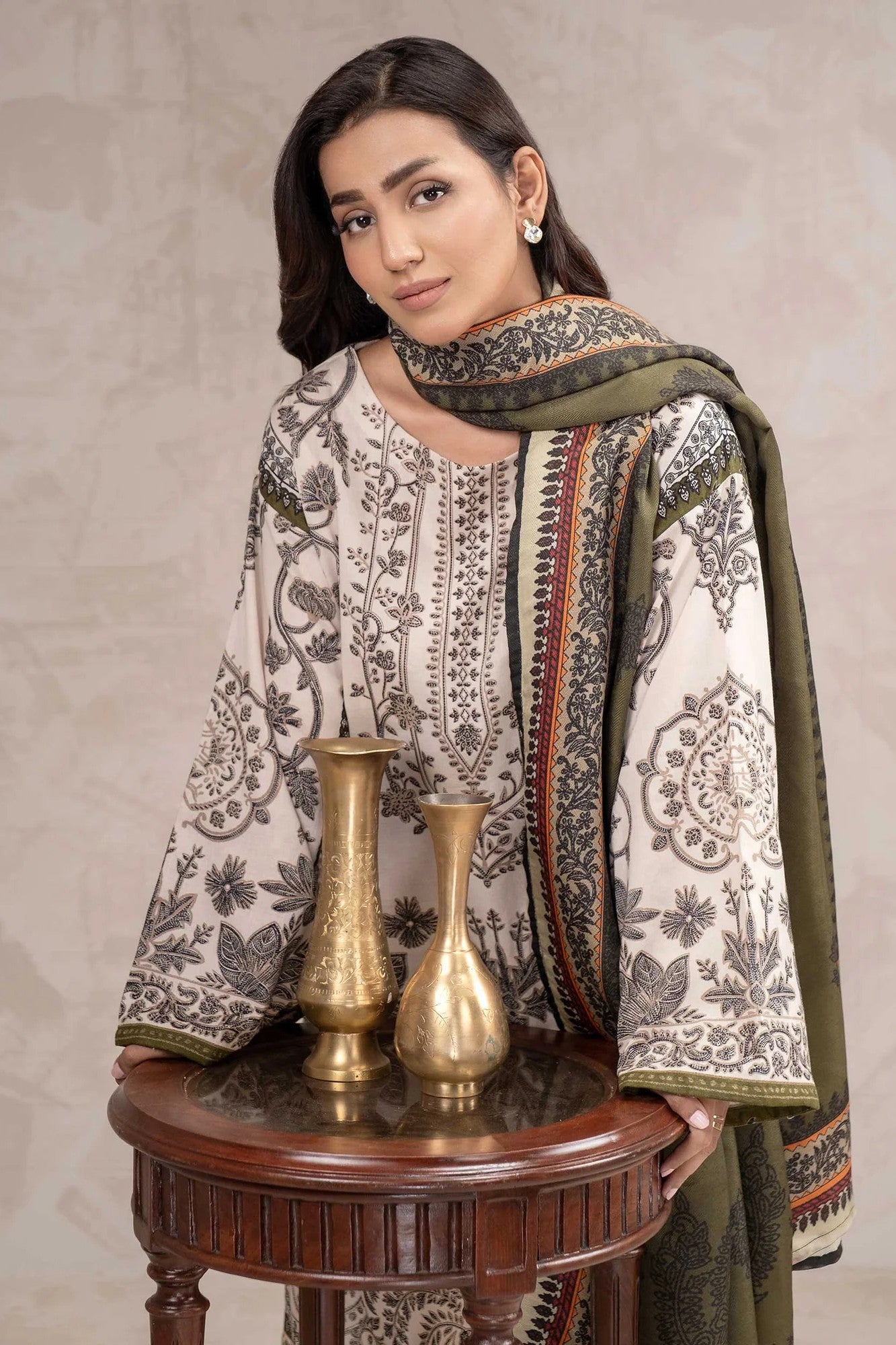 Limelight Slub Khaddar 3 Piece Suit LIM422