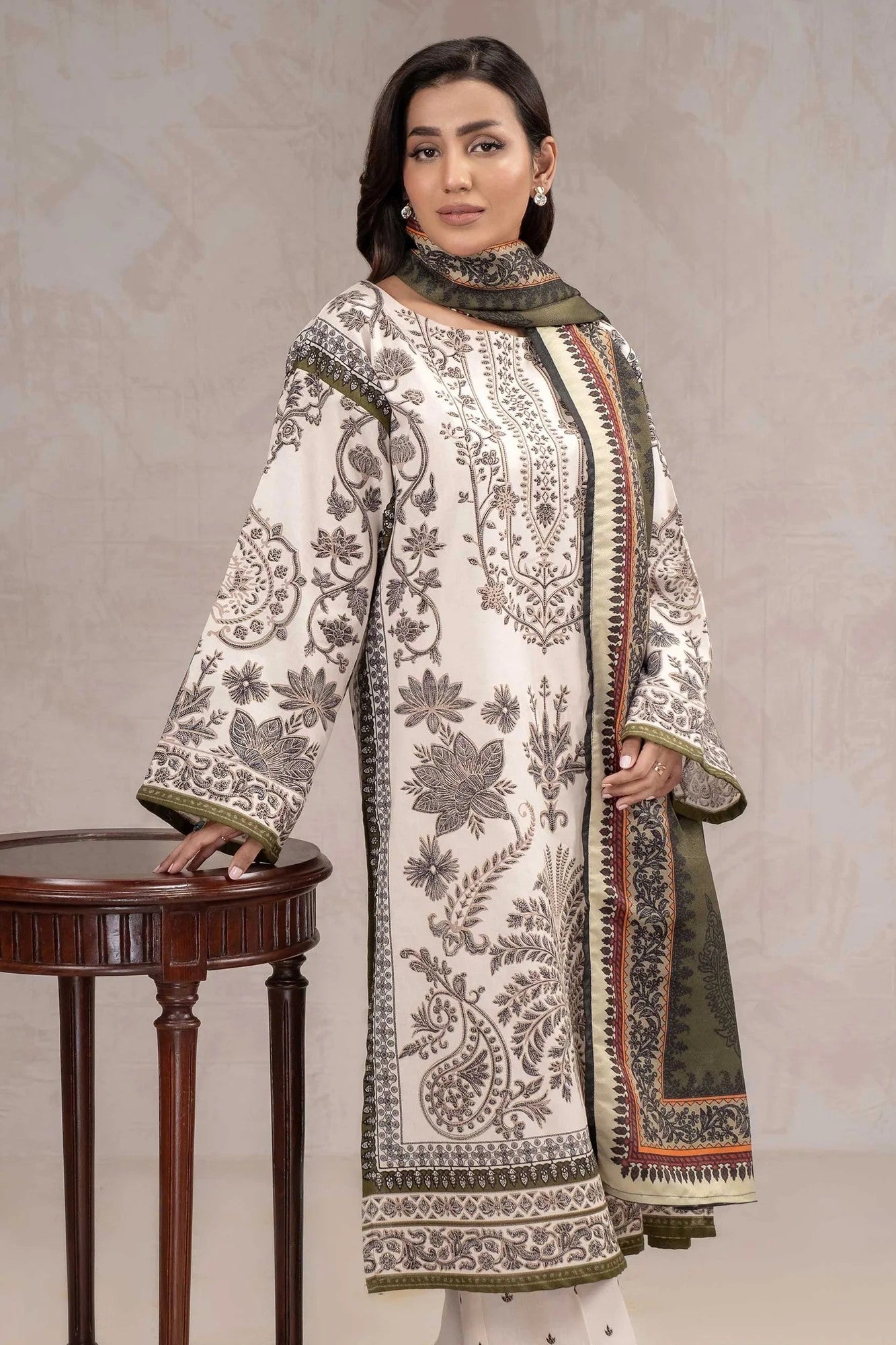 Limelight Slub Khaddar 3 Piece Suit LIM422