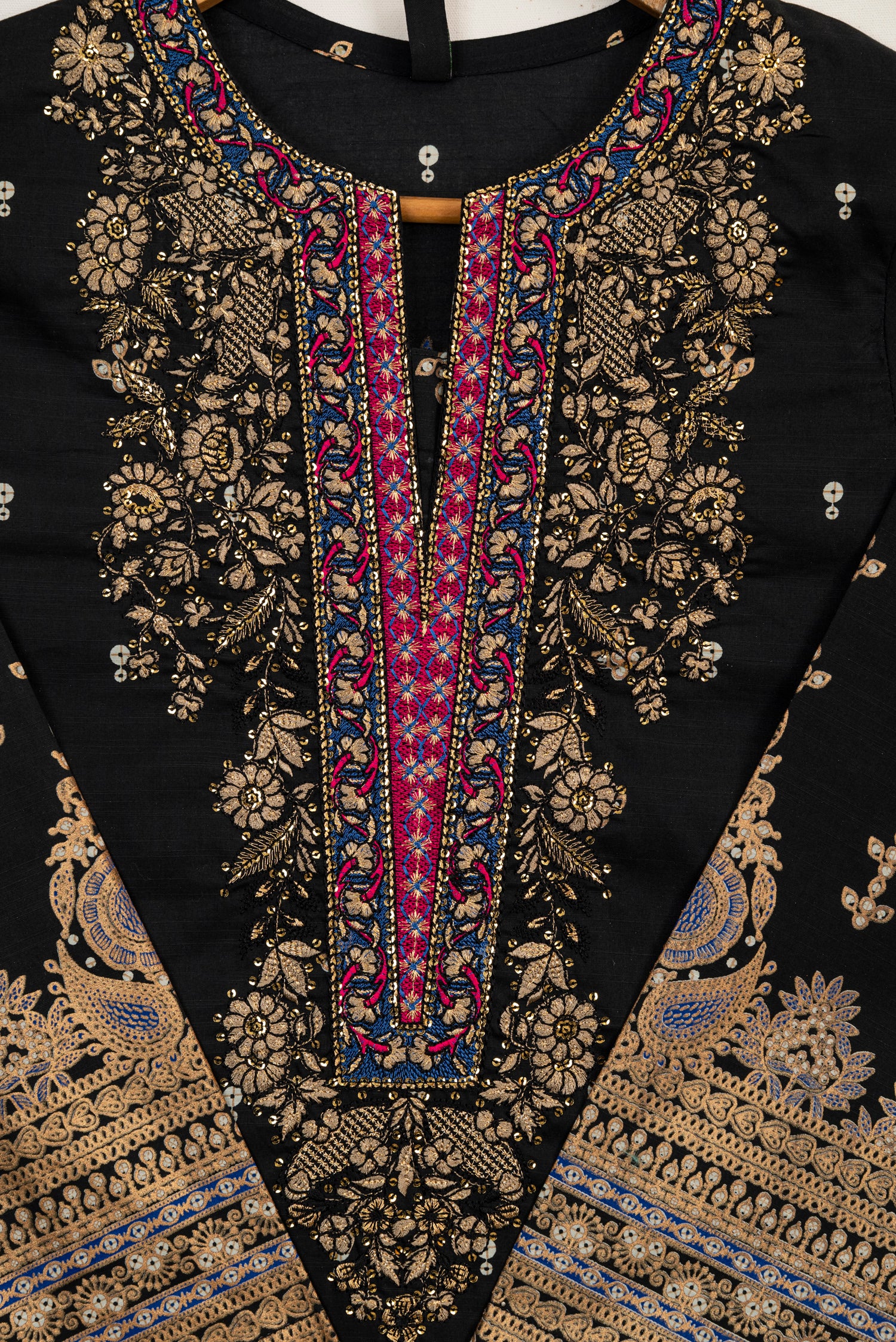 Limelight Embroidered Lawn 3 Piece Suit LIM375