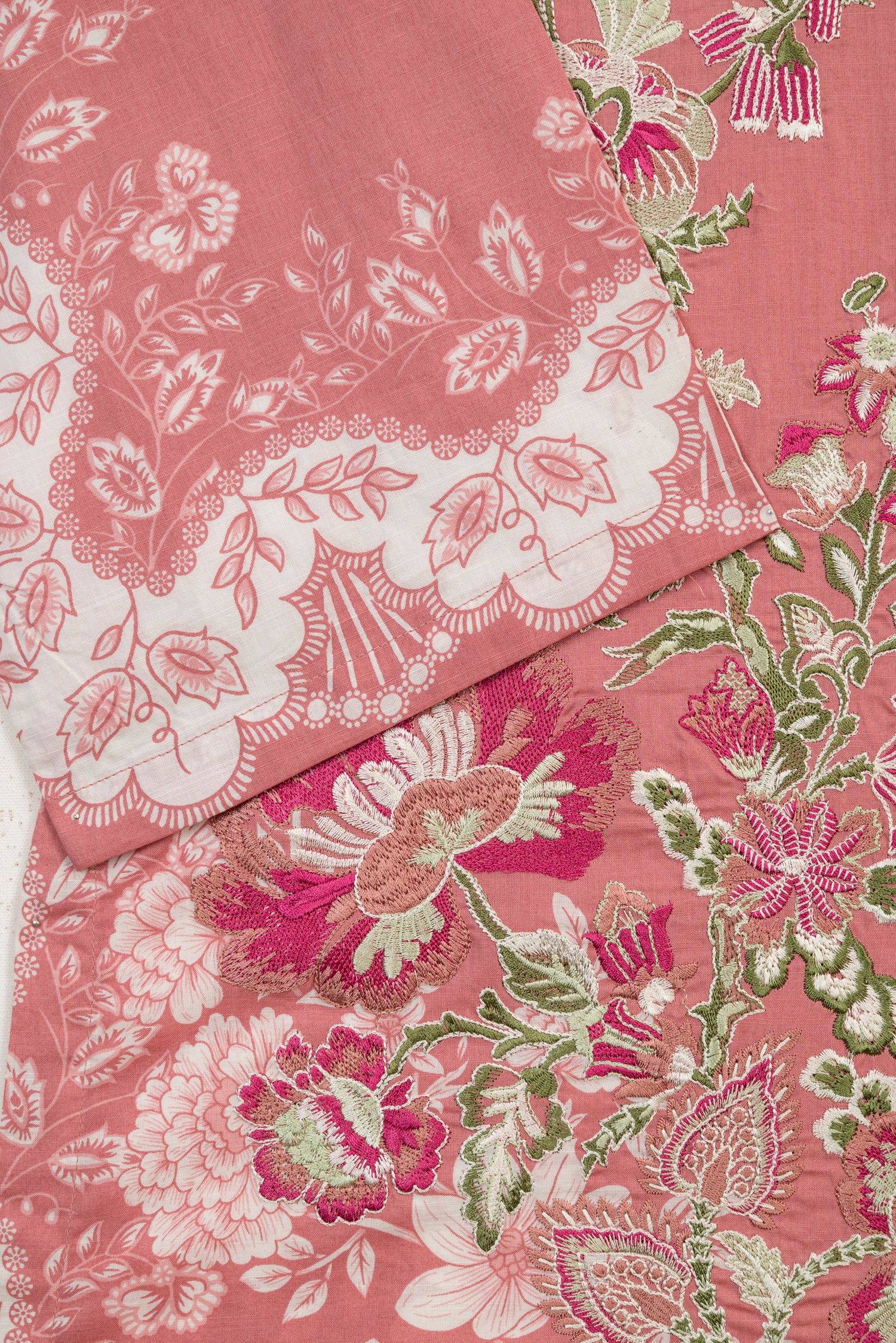 Limelight Embroidered Lawn 3 Piece Suit LIM376