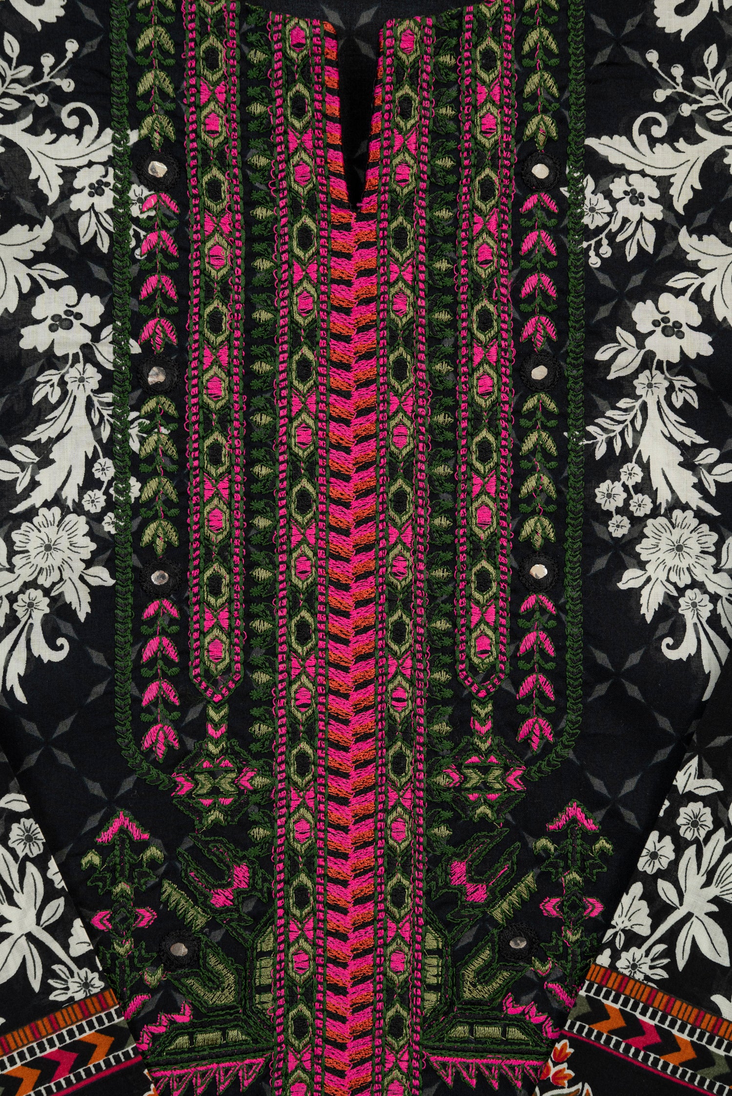 Limelight Embroidered Lawn 3 Piece Suit LIM388