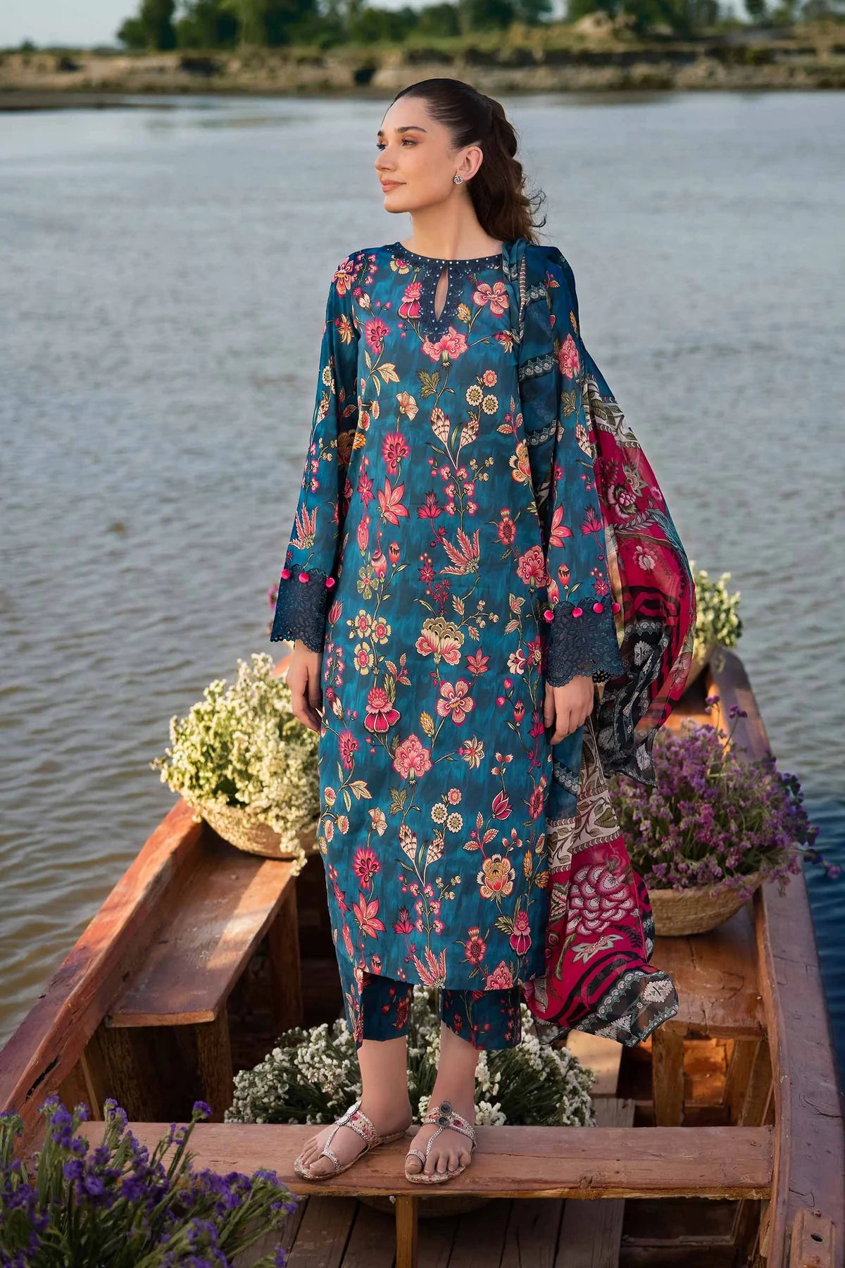 Maria B Lawn 3 Piece Suit MAR157