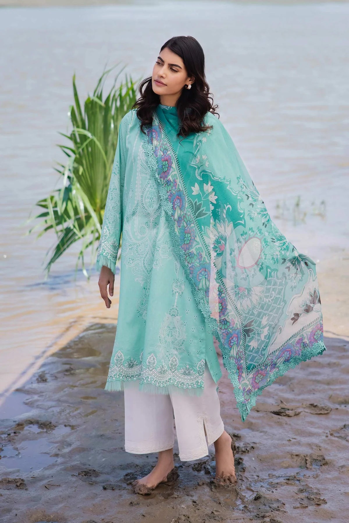 Maria B Lawn 3 Piece Suit MAR160