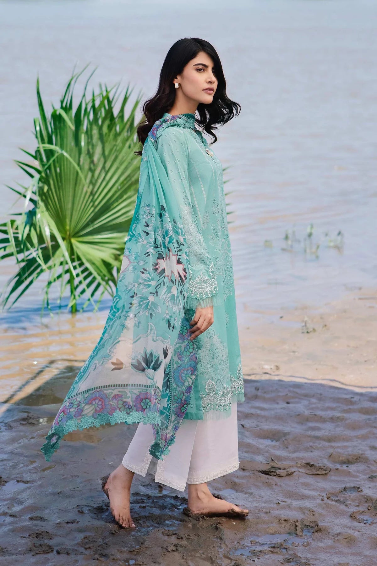 Maria B Lawn 3 Piece Suit MAR160