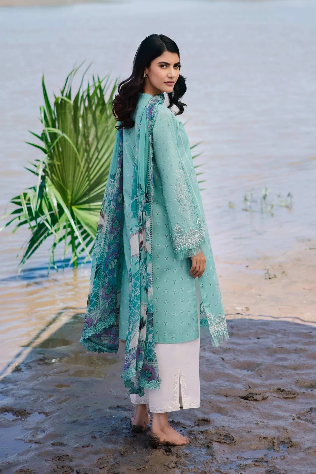 Maria B Lawn 3 Piece Suit MAR160