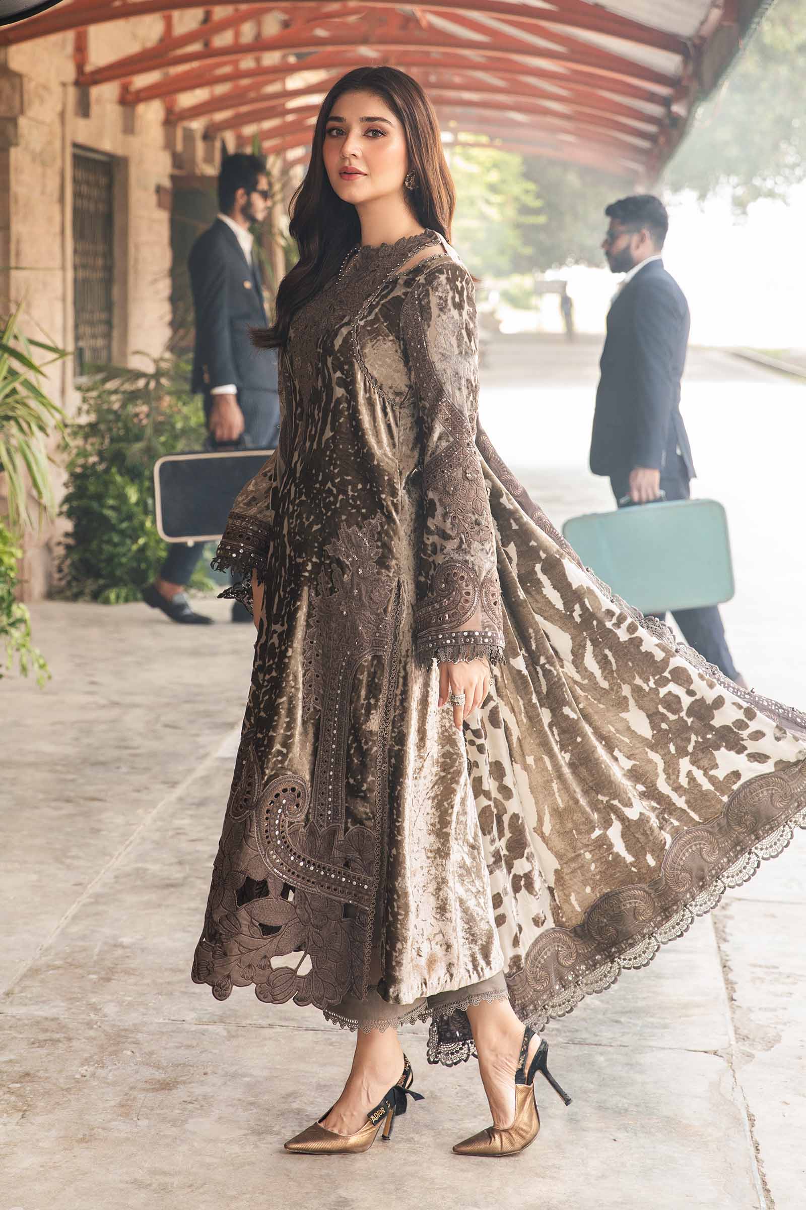 Maria B Luxury Velvet 3 Piece Suit MAR184
