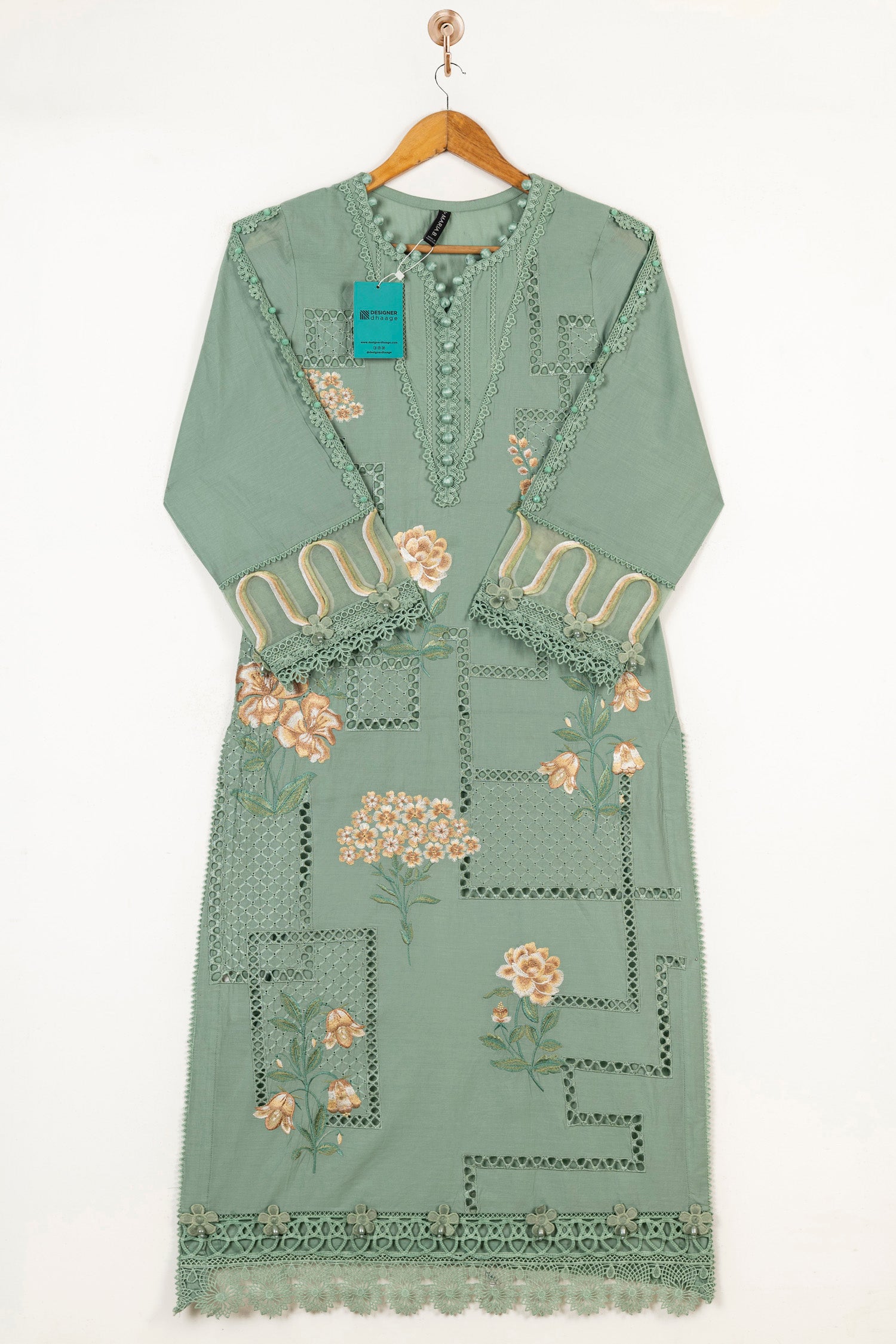 Maria B M Prints 1B Embroidered Lawn 3 Piece Suit MAR194
