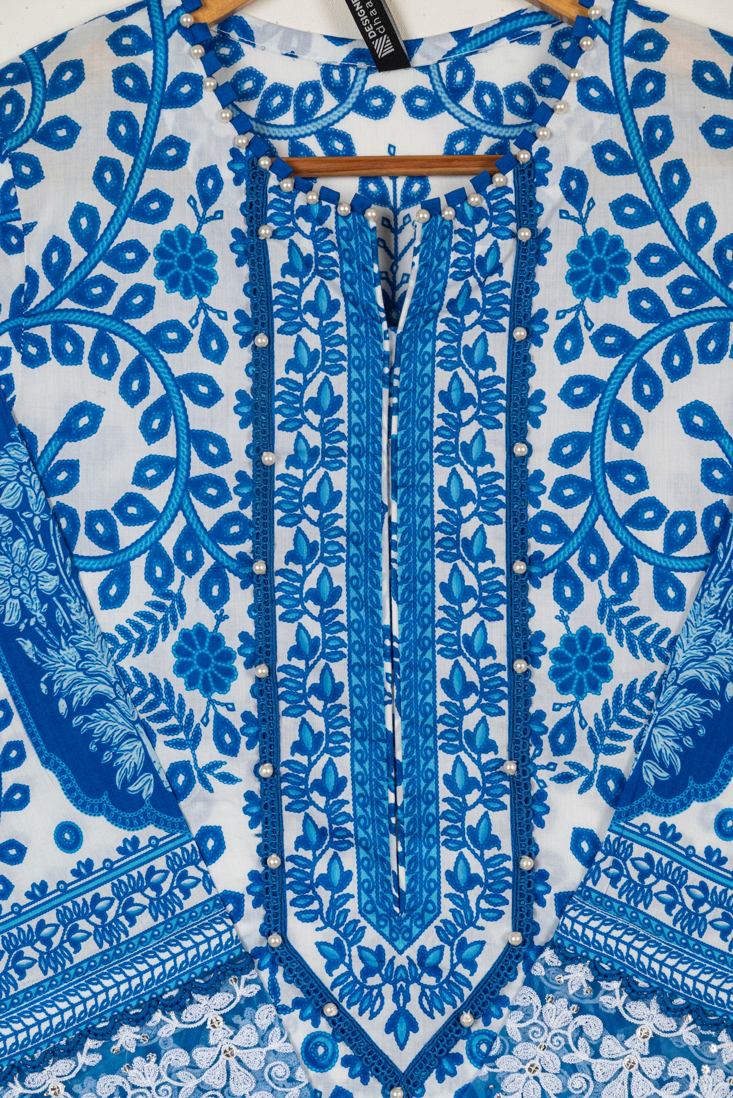 Maria B M Prints 4B Embroidered Lawn 3 Piece Farshi Shalwar Suit MAR198