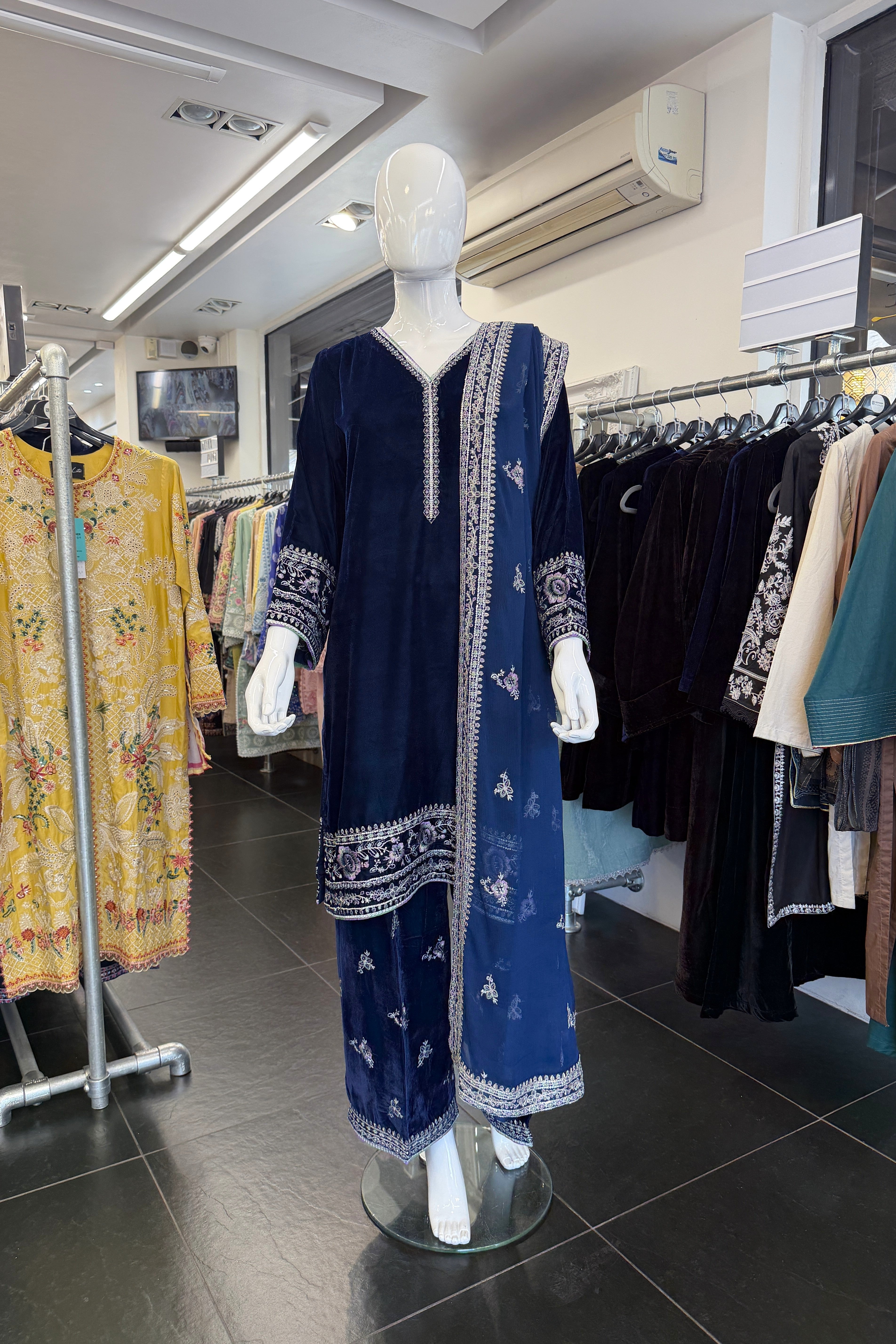 Mihrimah Embroidered Velvet 3 Piece Suit MIH102