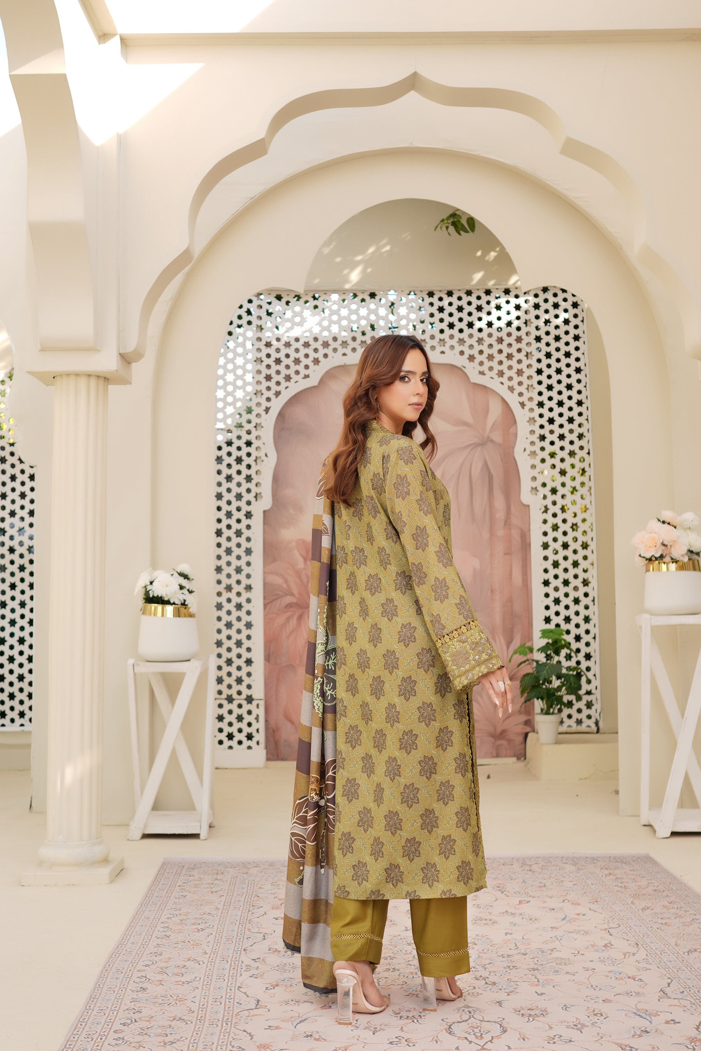 Munira Embroidered Dhanak 3 Piece Suit MUN710