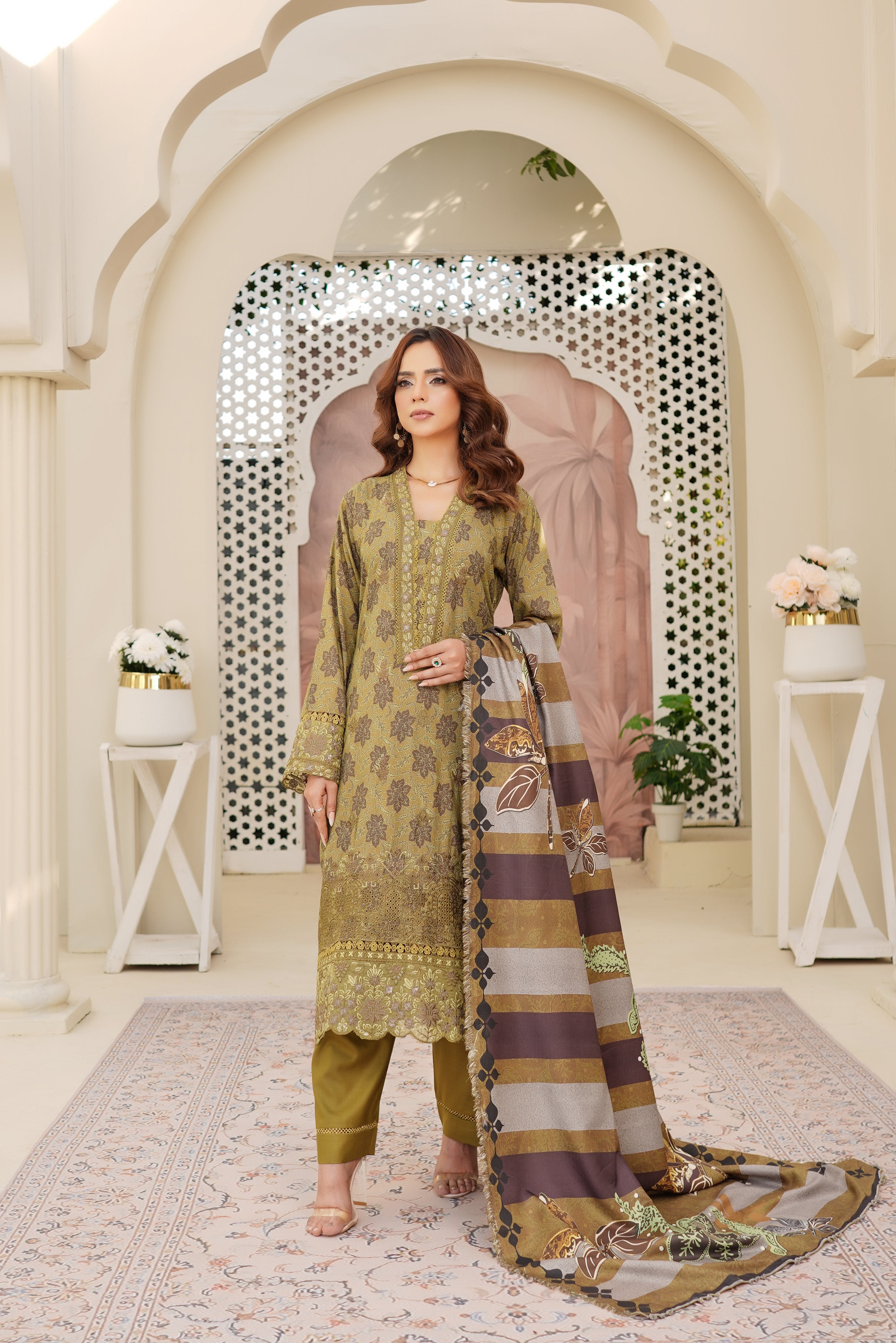 Munira Embroidered Dhanak 3 Piece Suit MUN710