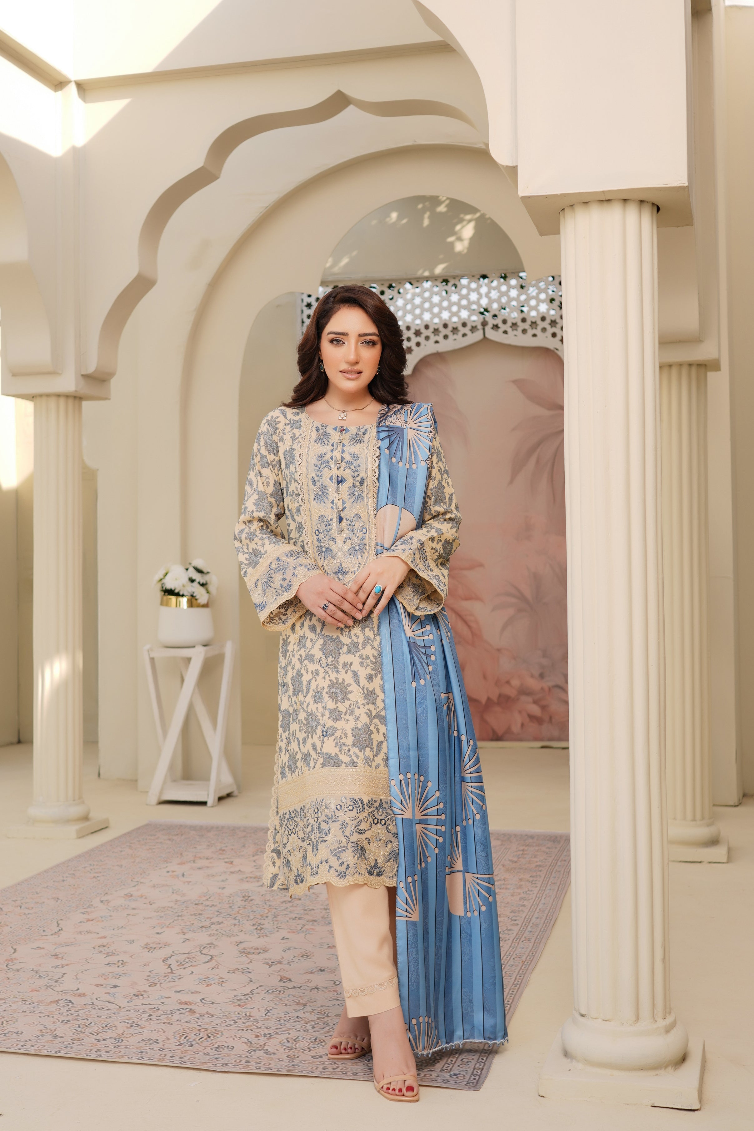 Munira Embroidered Dhanak 3 Piece Suit MUN713