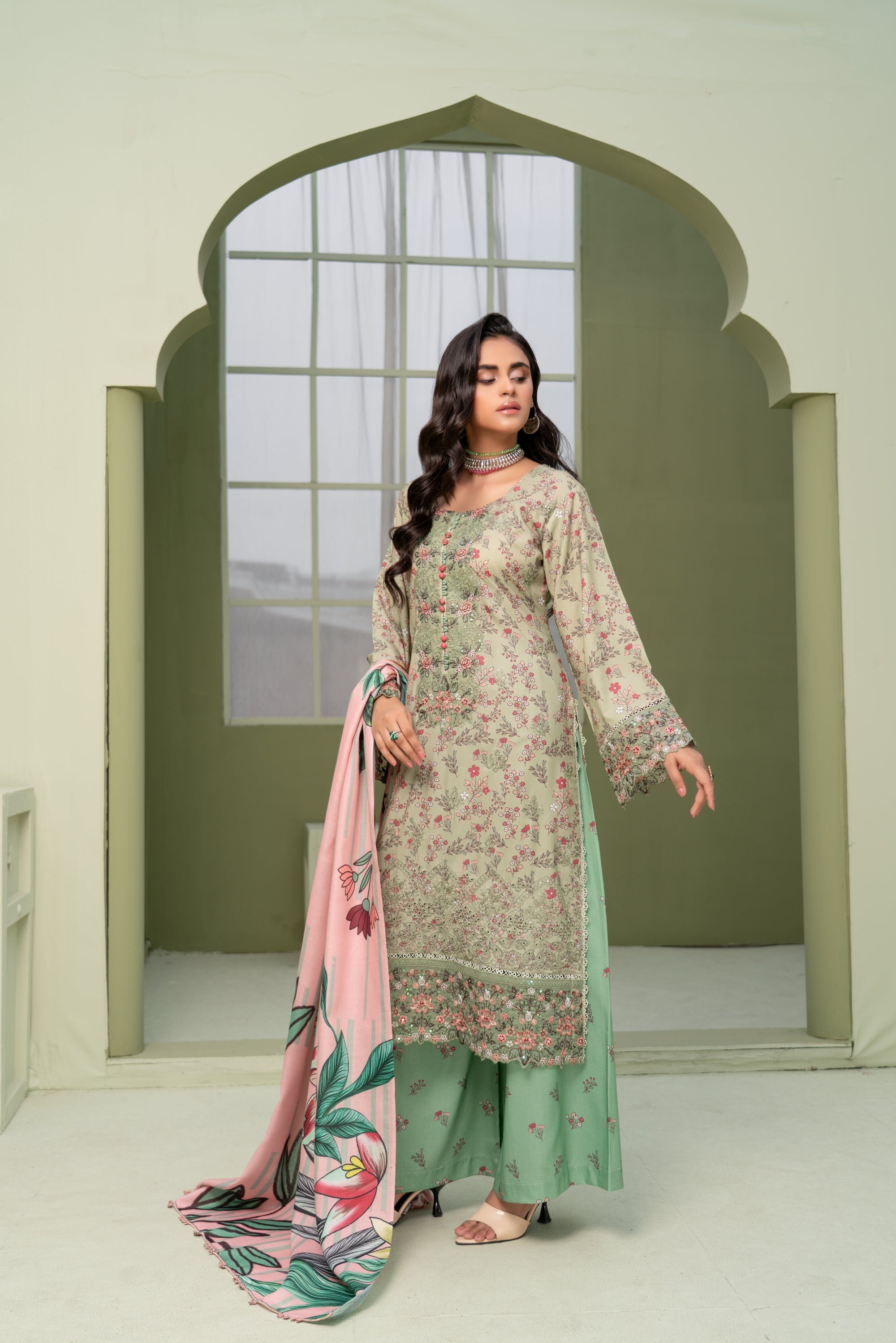 Munira Embroidered Dhanak 3 Piece Suit MUN770