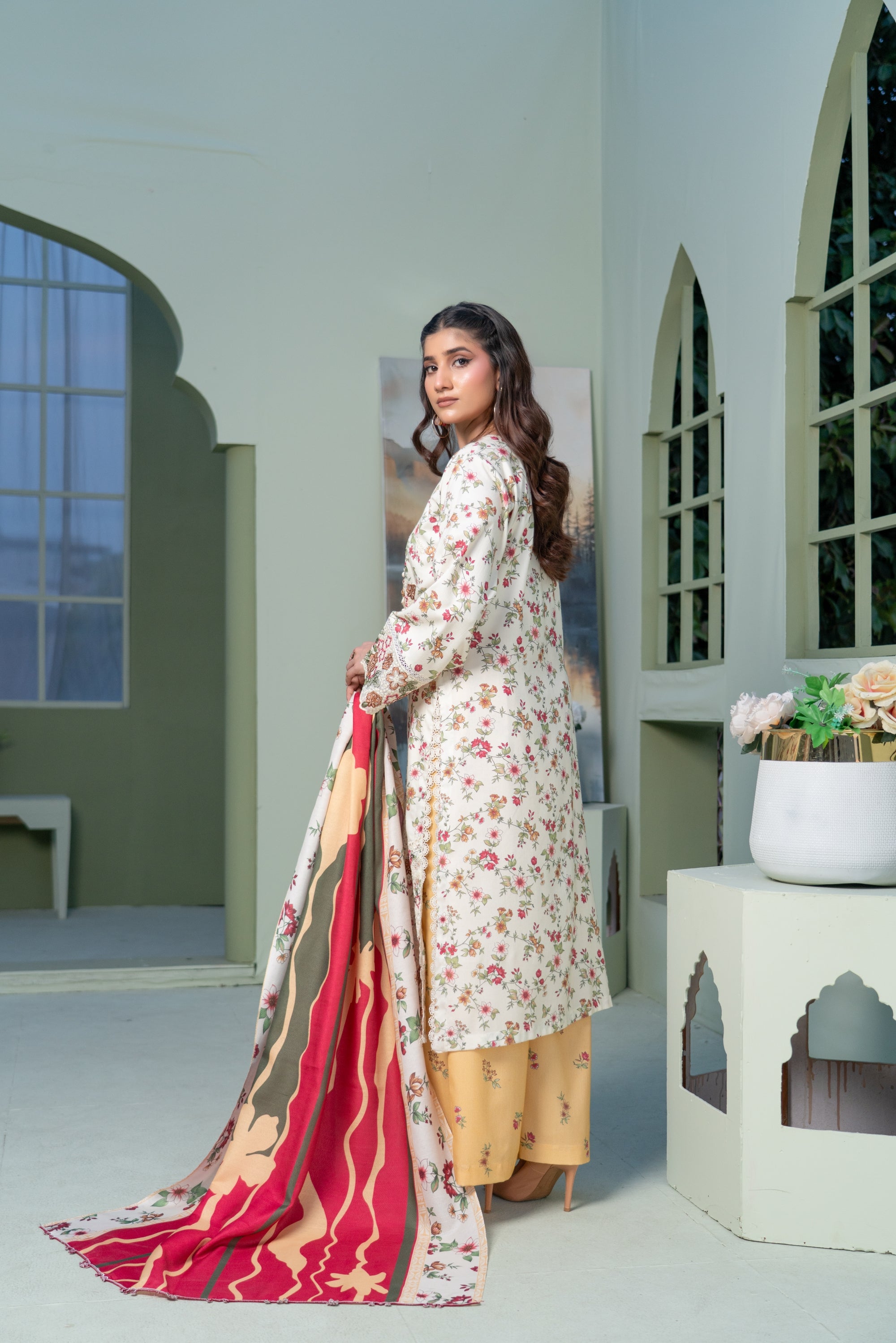 Munira Embroidered Dhanak 3 Piece Suit MUN772