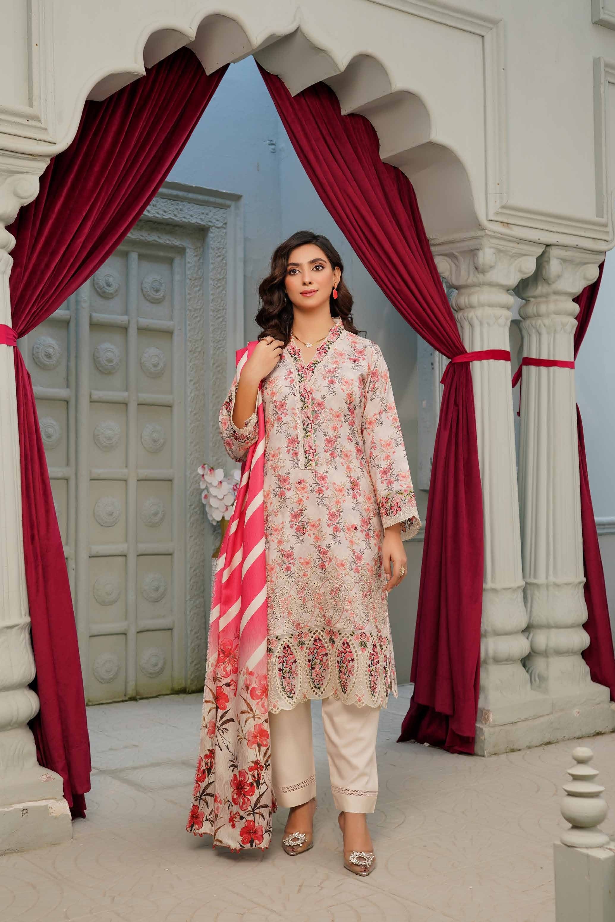 Munira Embroidered Dhanak 3 Piece Suit MUN684