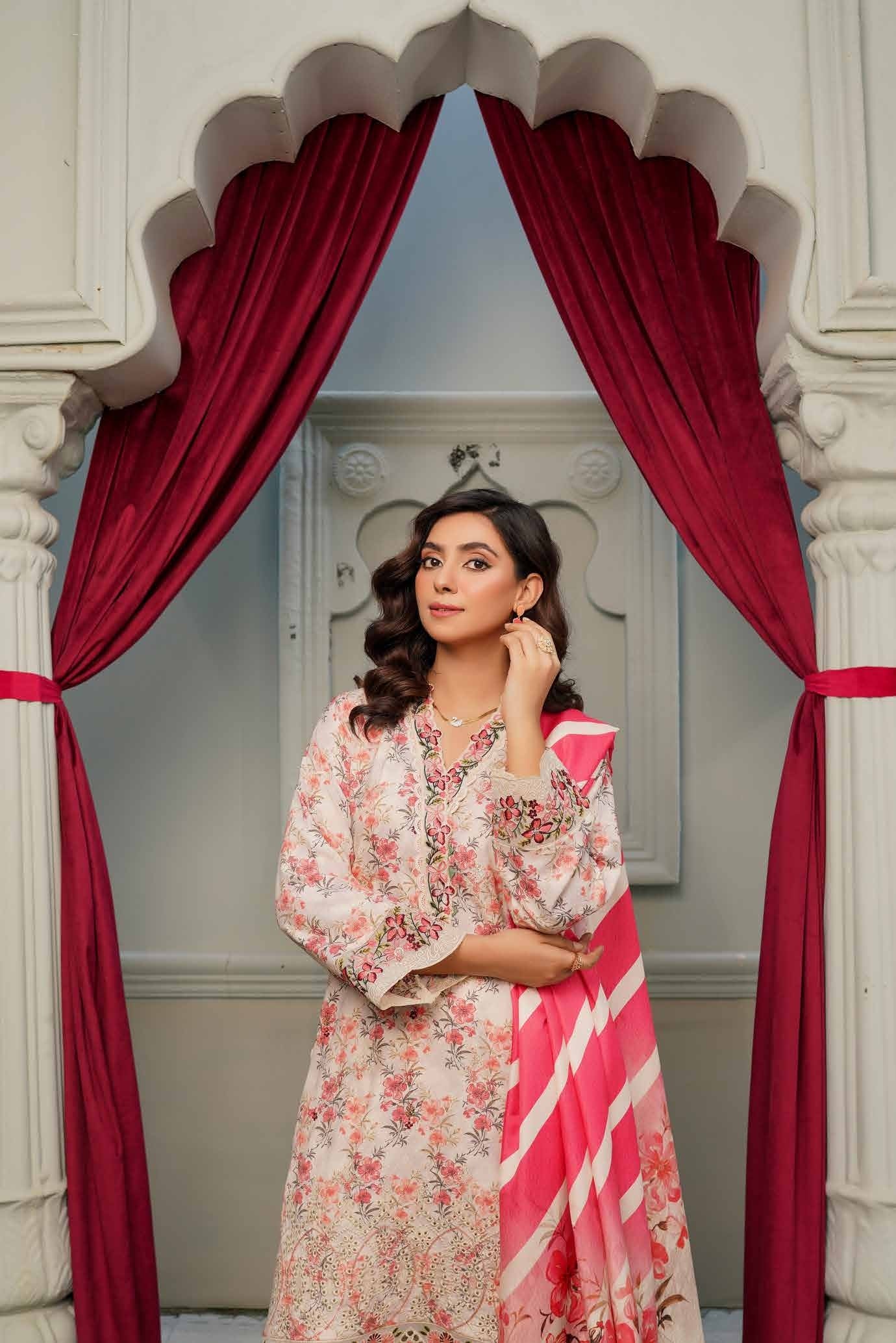 Munira Embroidered Dhanak 3 Piece Suit MUN684