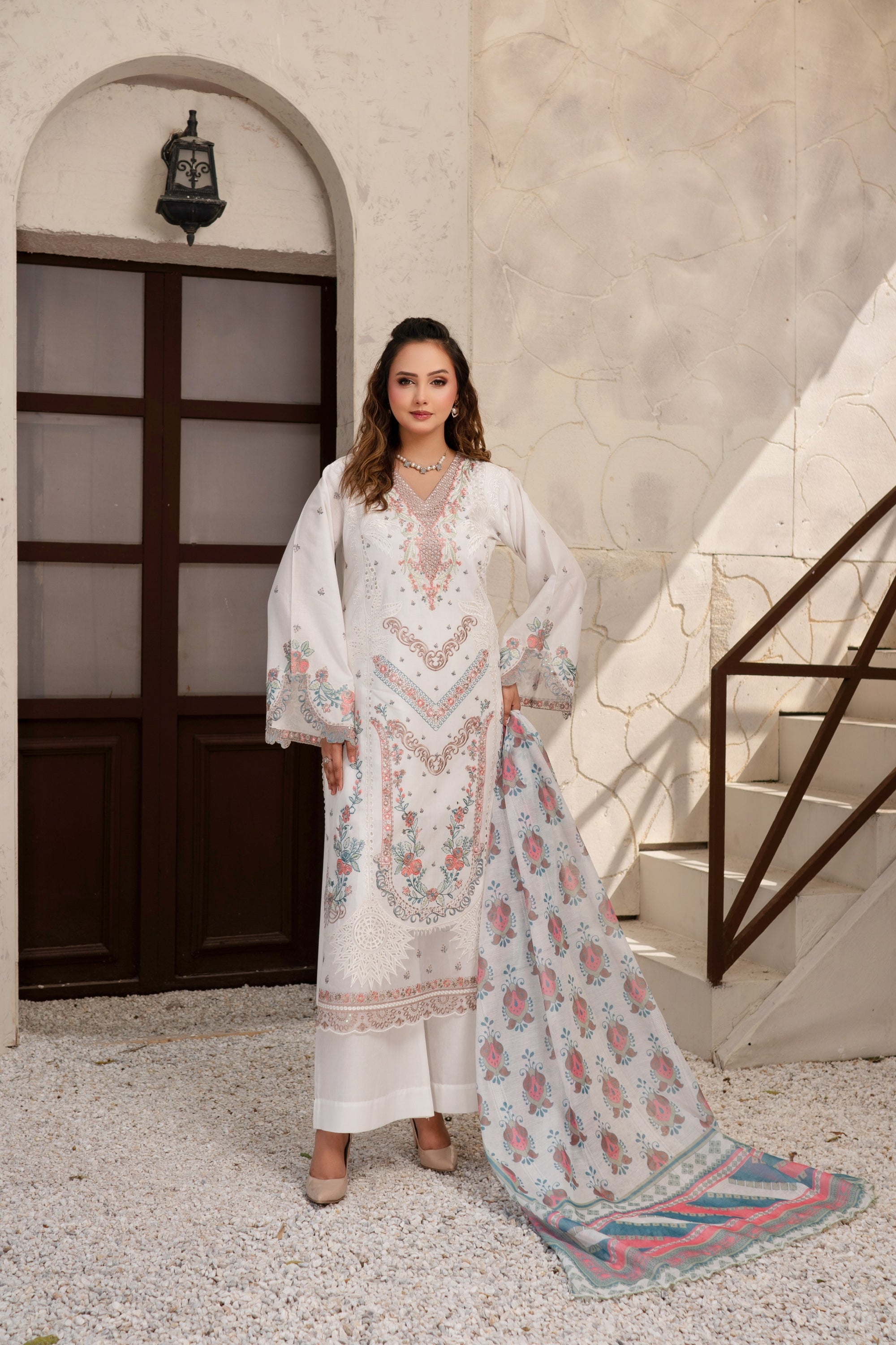 Munira Festive Lawn 3 Piece Suit MUN747