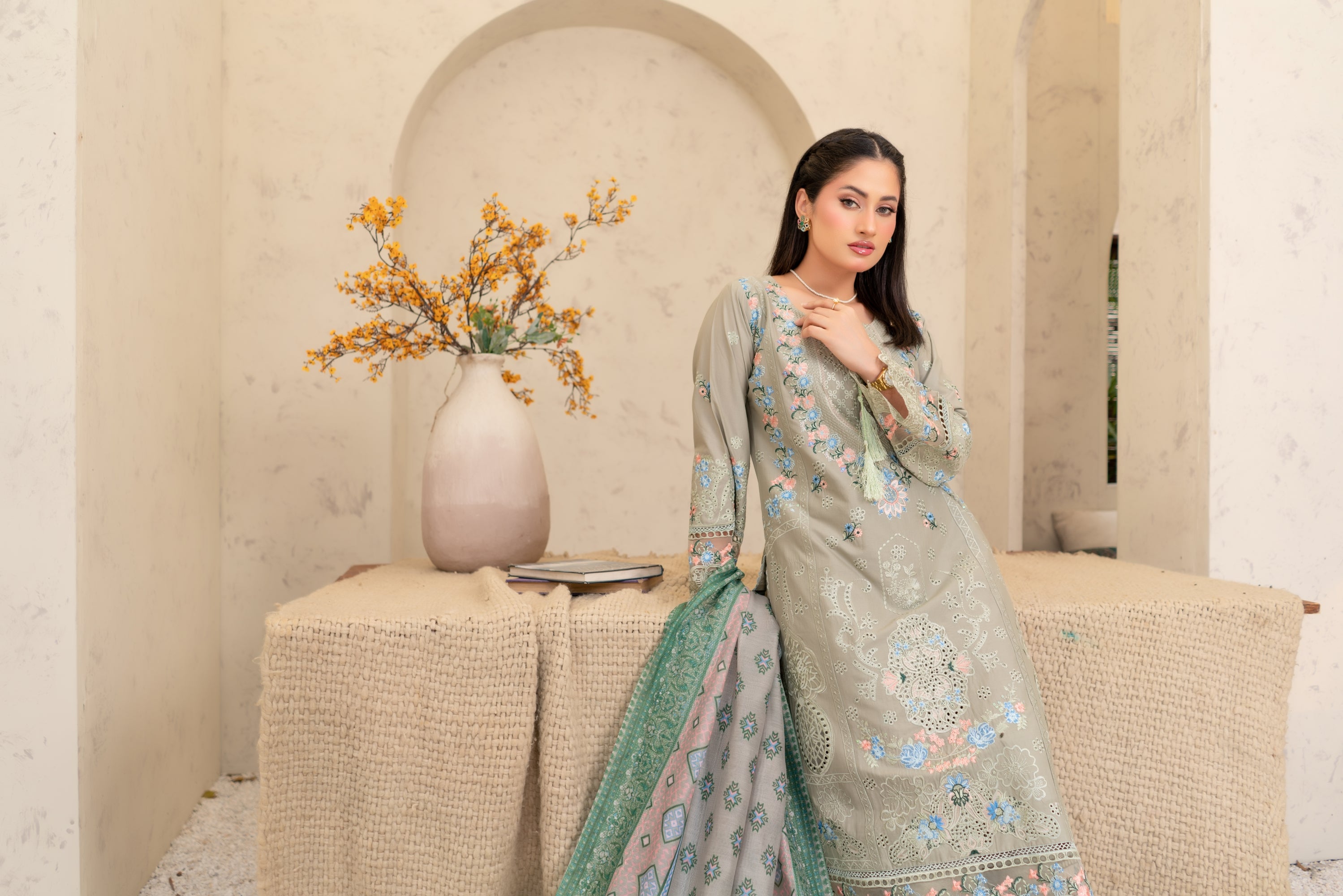Munira Festive Lawn 3 Piece Suit MUN745