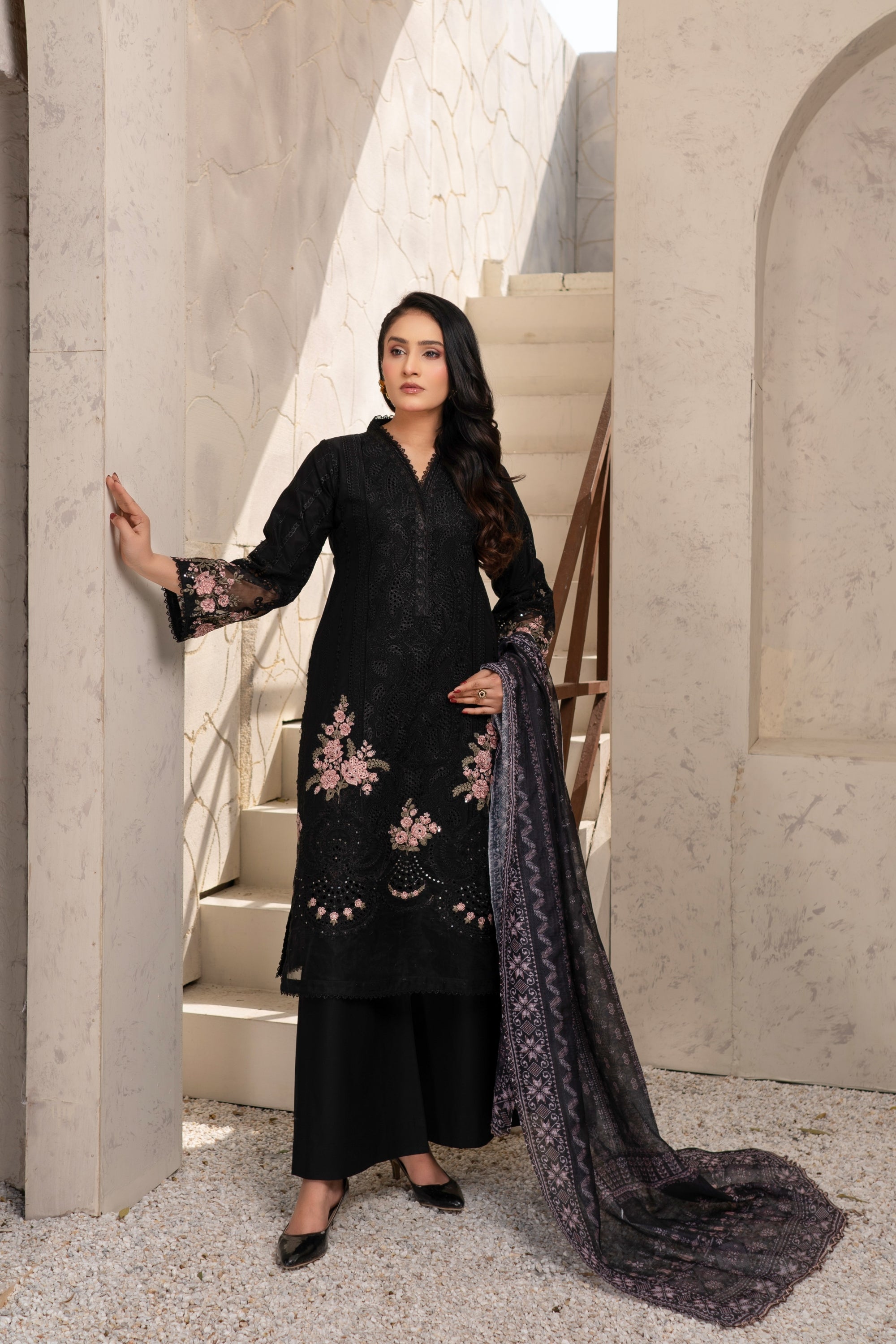 Munira Festive Lawn 3 Piece Suit MUN748