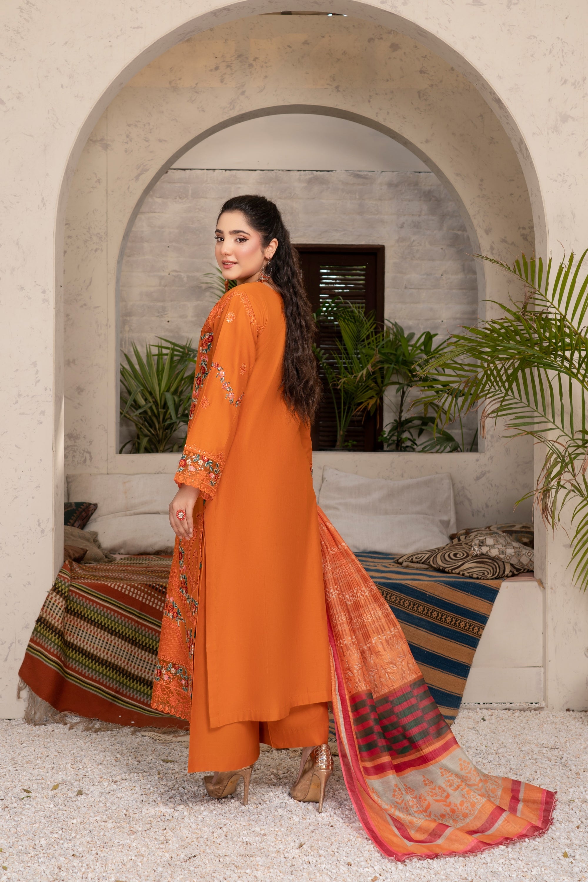 Munira Festive Lawn 3 Piece Suit MUN750