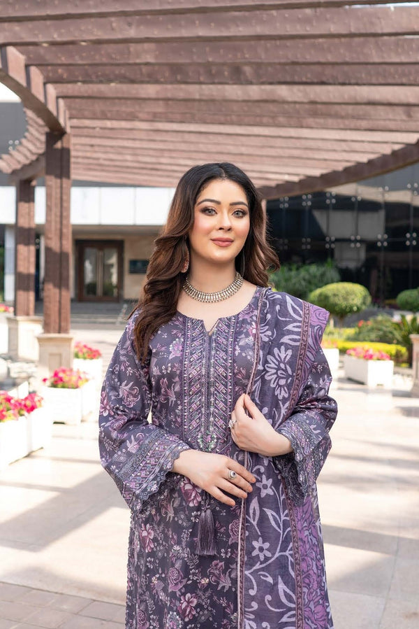 Munira Embroidered Lawn 3 Piece Suit MUN622