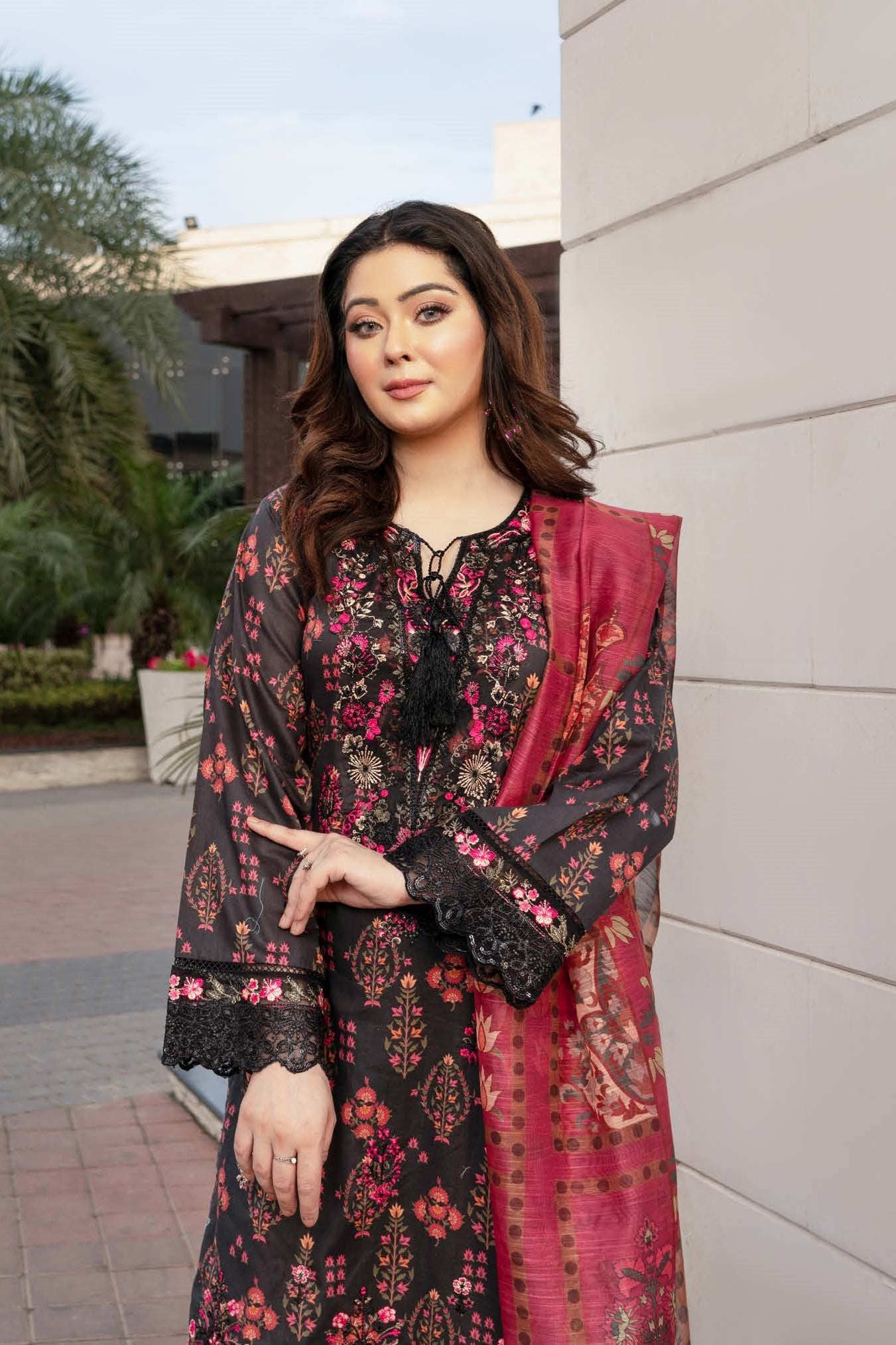 Munira Embroidered Lawn 3 Piece Suit MUN628