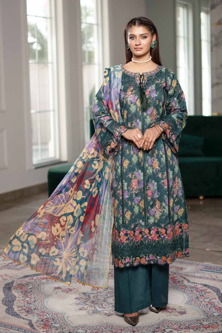 Munira Embroidered Lawn 3 Piece Suit MUN637