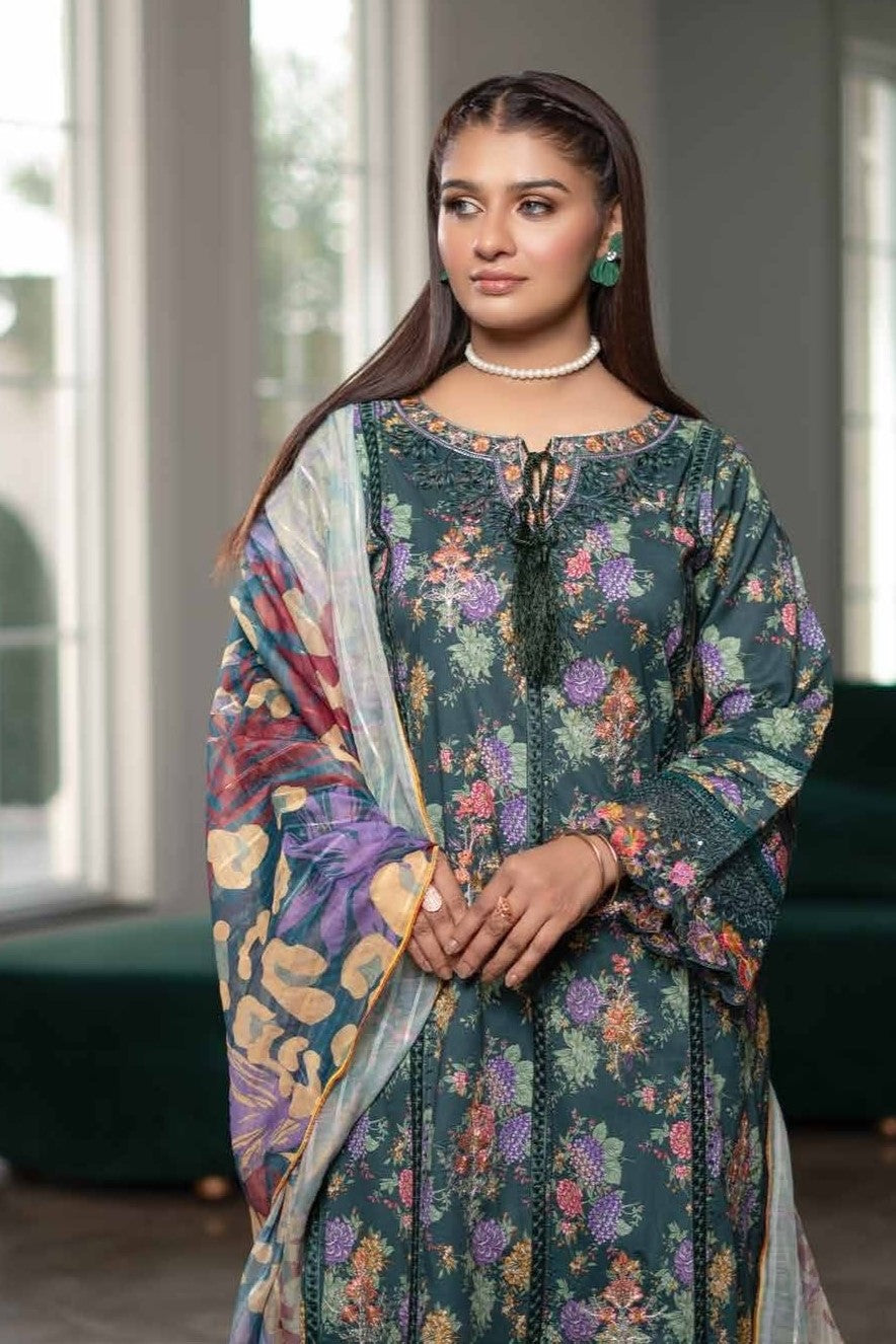Munira Embroidered Lawn 3 Piece Suit MUN637