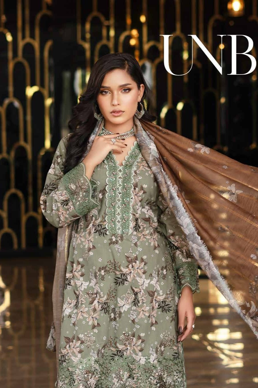 Munira Embroidered Lawn 3 Piece Suit MUN638