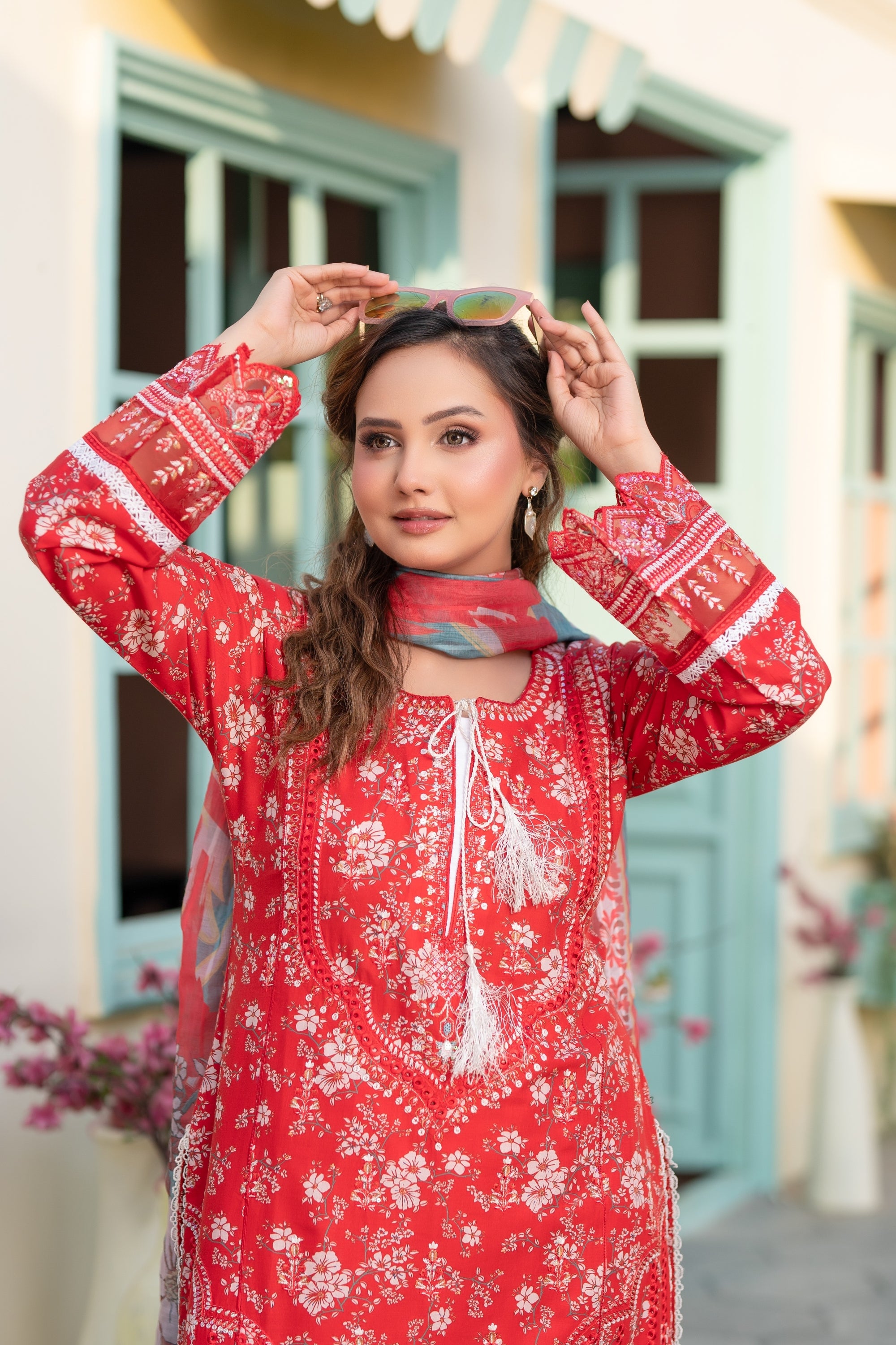 Munira Embroidered Lawn 3 Piece Suit MUN740