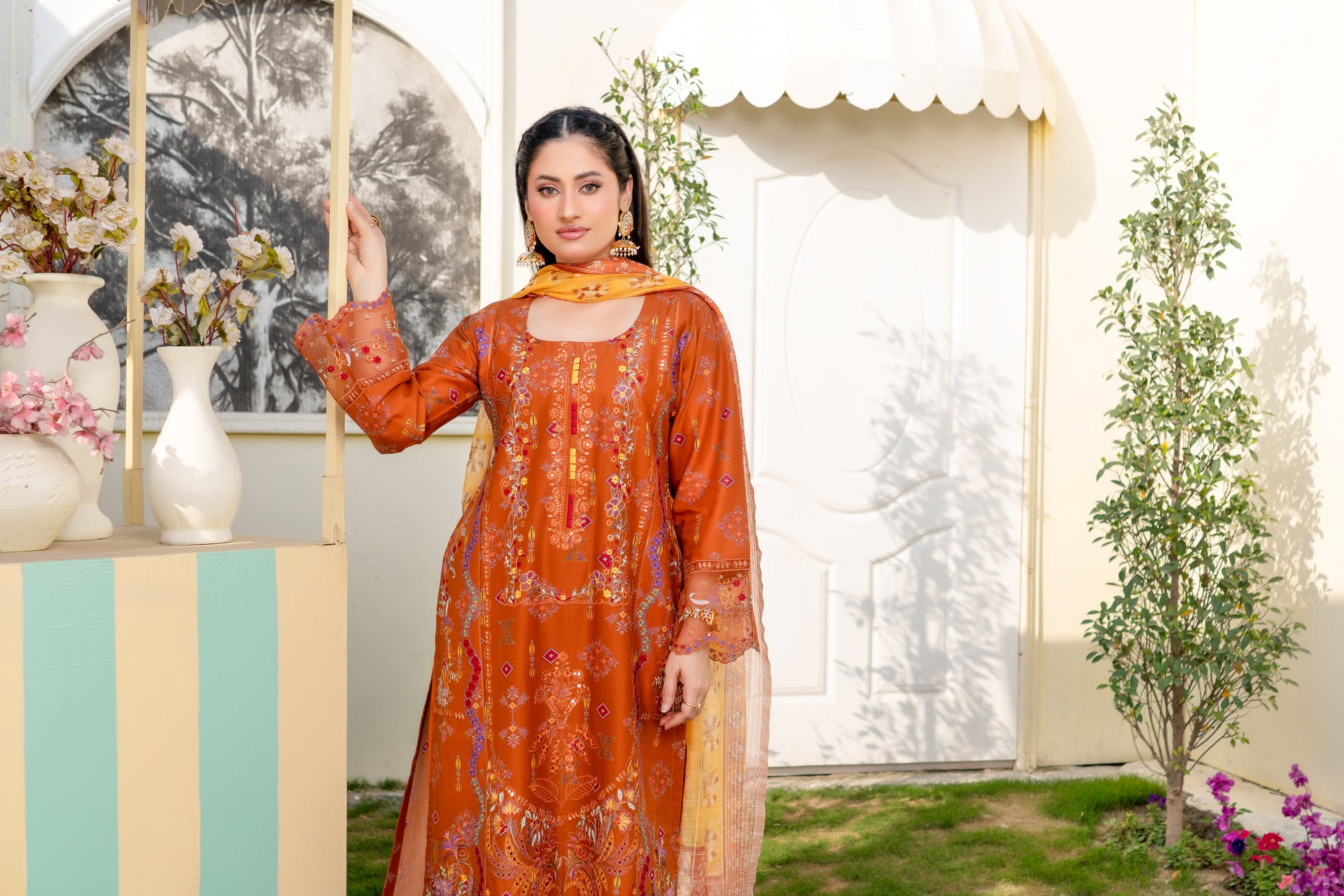 Munira Embroidered Lawn 3 Piece Suit MUN742