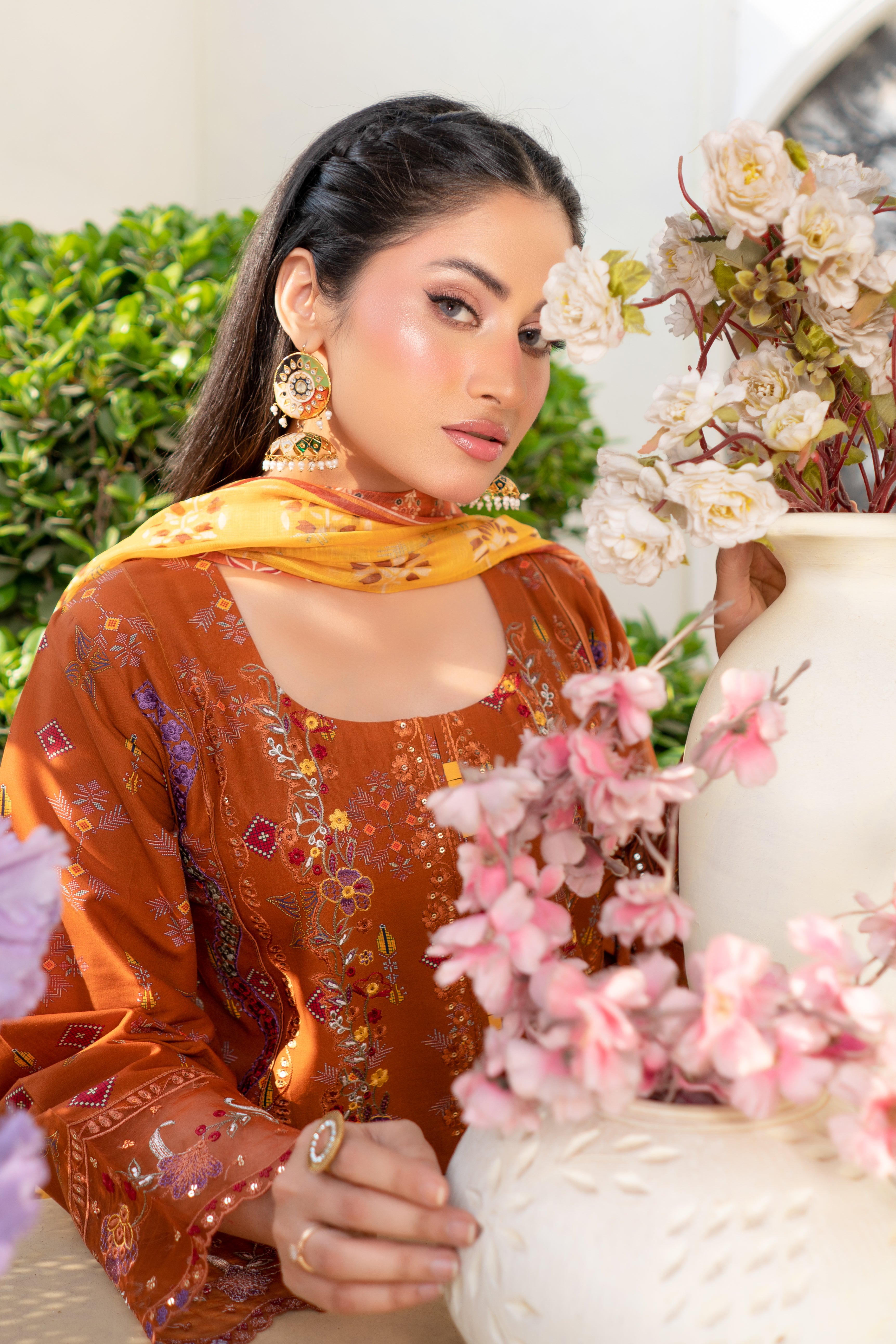 Munira Embroidered Lawn 3 Piece Suit MUN742