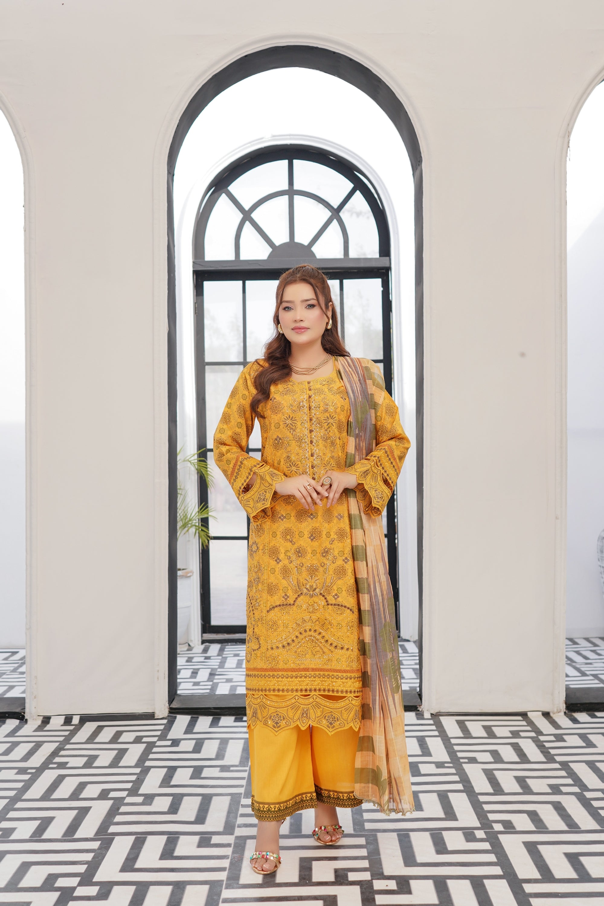 Munira Embroidered Lawn 3 Piece Suit MUN733