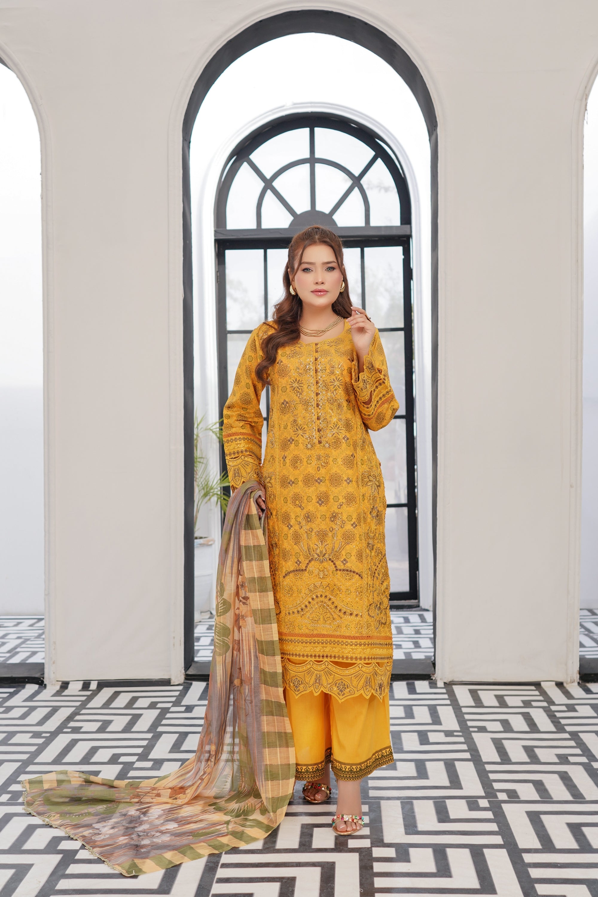 Munira Embroidered Lawn 3 Piece Suit MUN733
