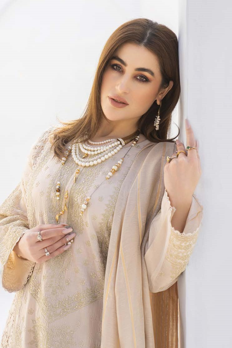 Munira Lawn 3 Piece Pakistani Suit MUN542