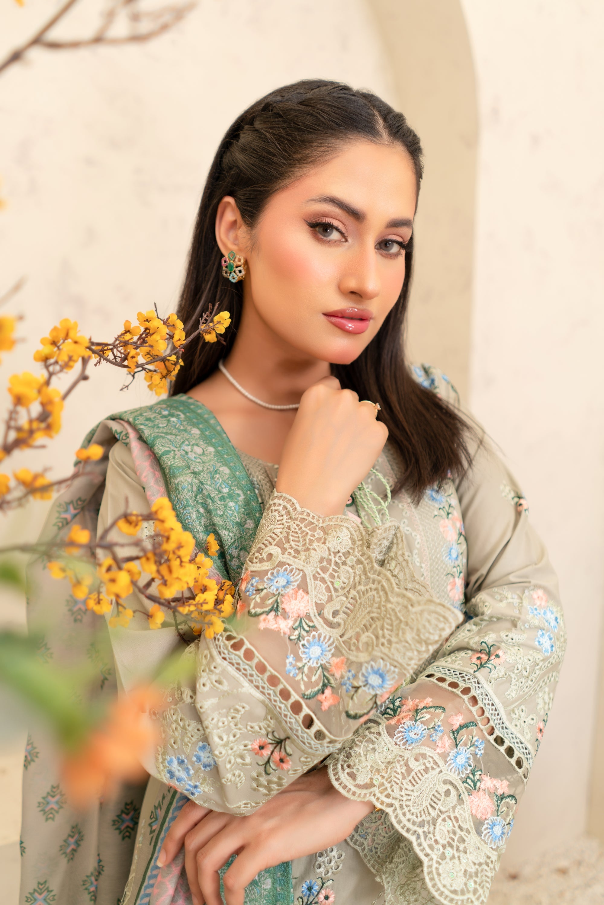 Munira Festive Lawn 3 Piece Suit MUN745