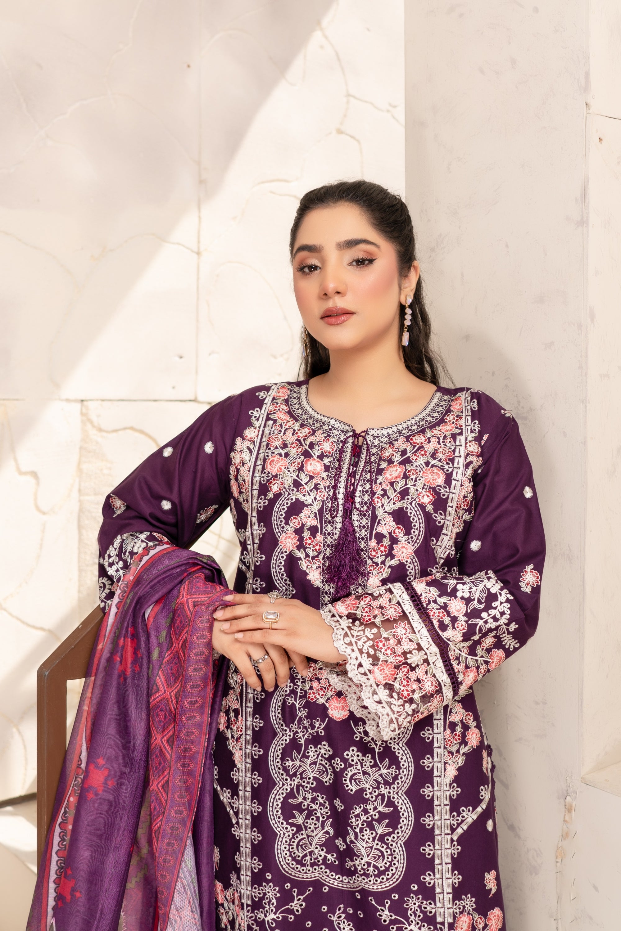 Munira Festive Lawn 3 Piece Suit MUN746