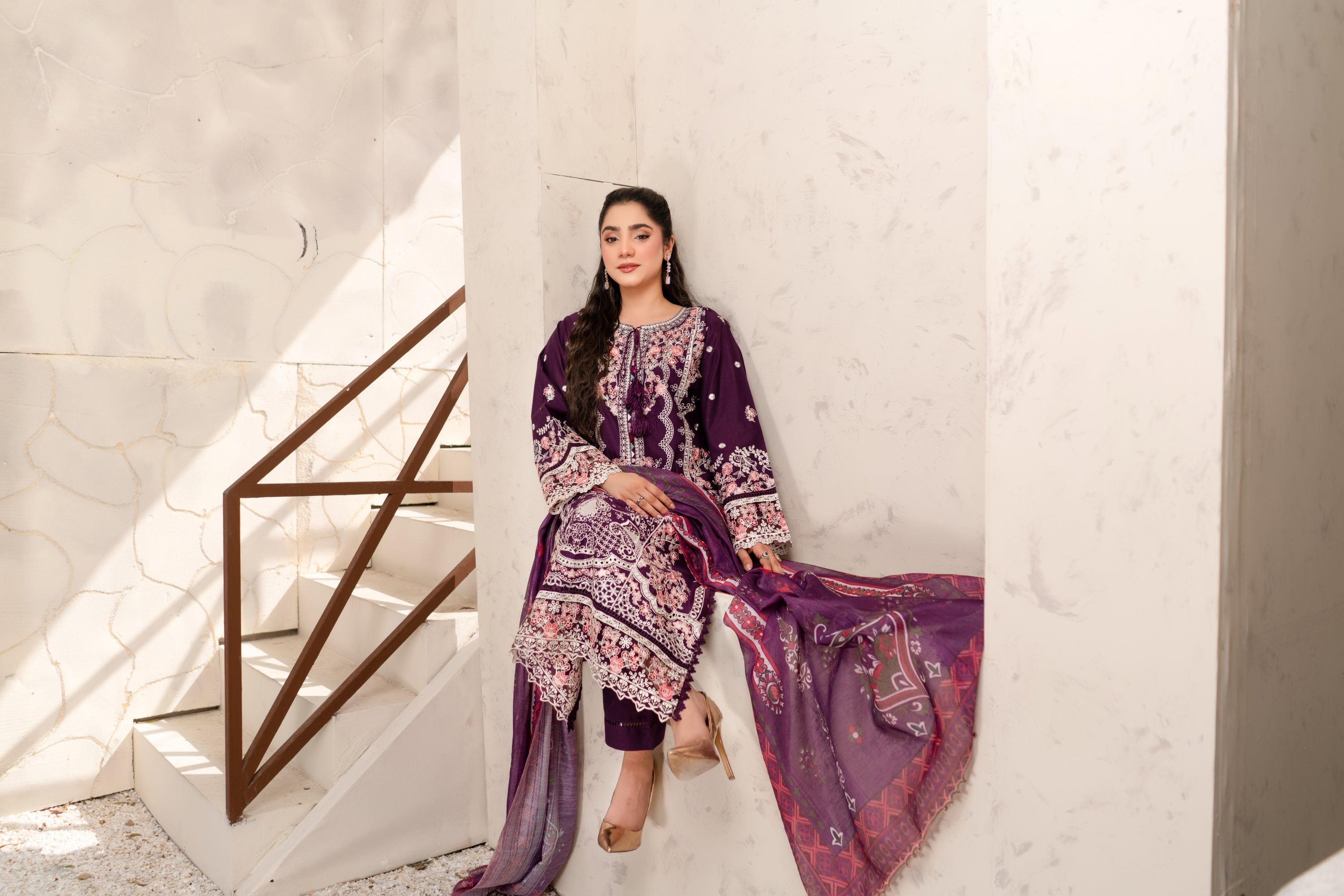 Munira Festive Lawn 3 Piece Suit MUN746