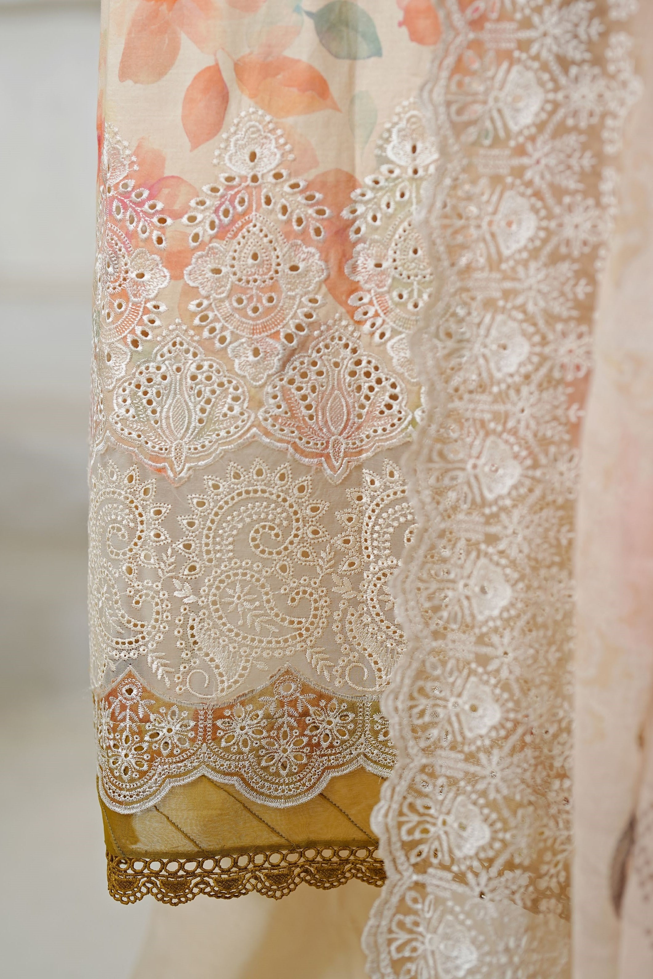 Sada Bahar Chikankari Lawn 3 Piece Suit SBA213