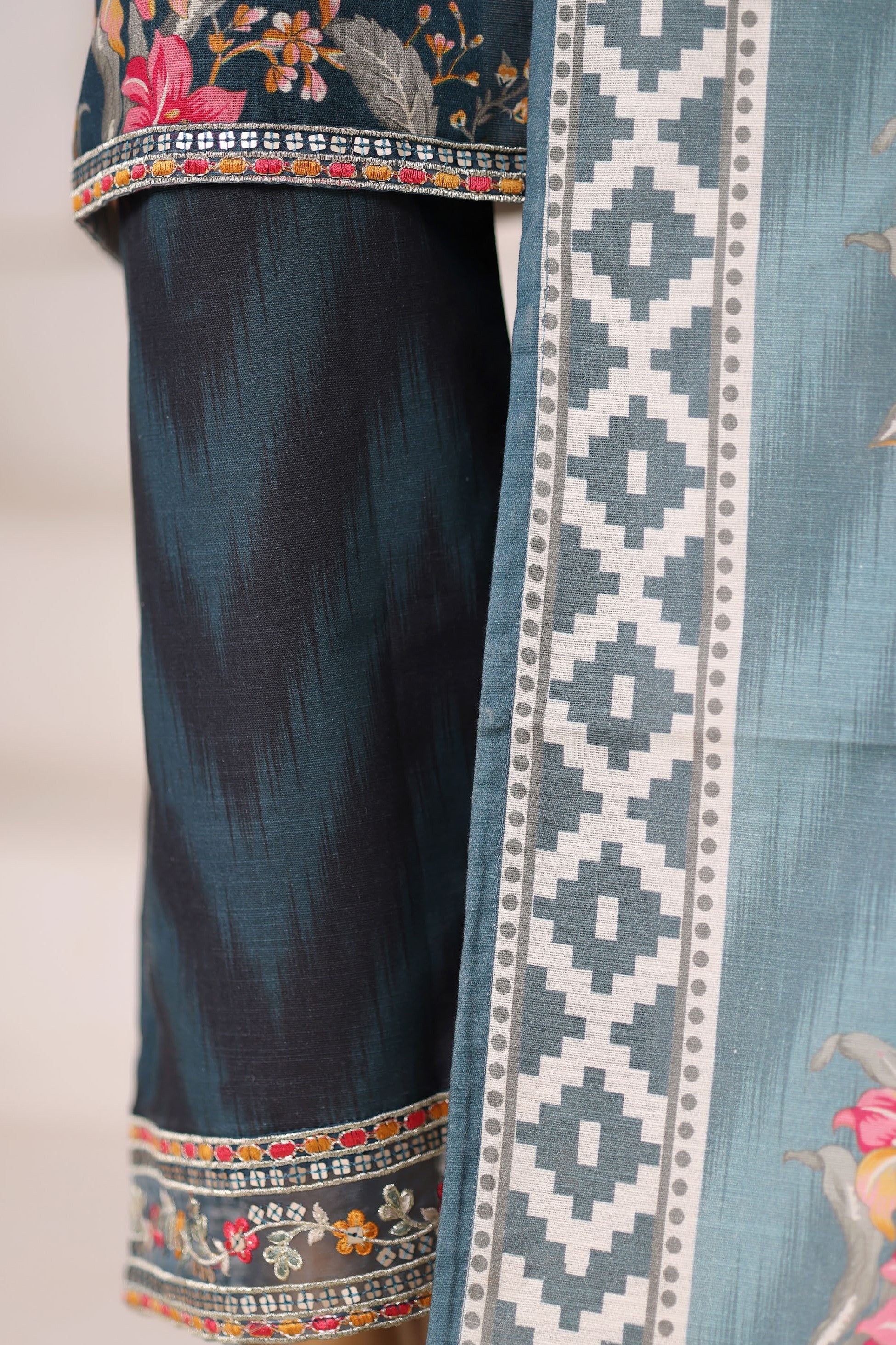 Sada Bahar Khaddar 3 Piece Suit SBA240