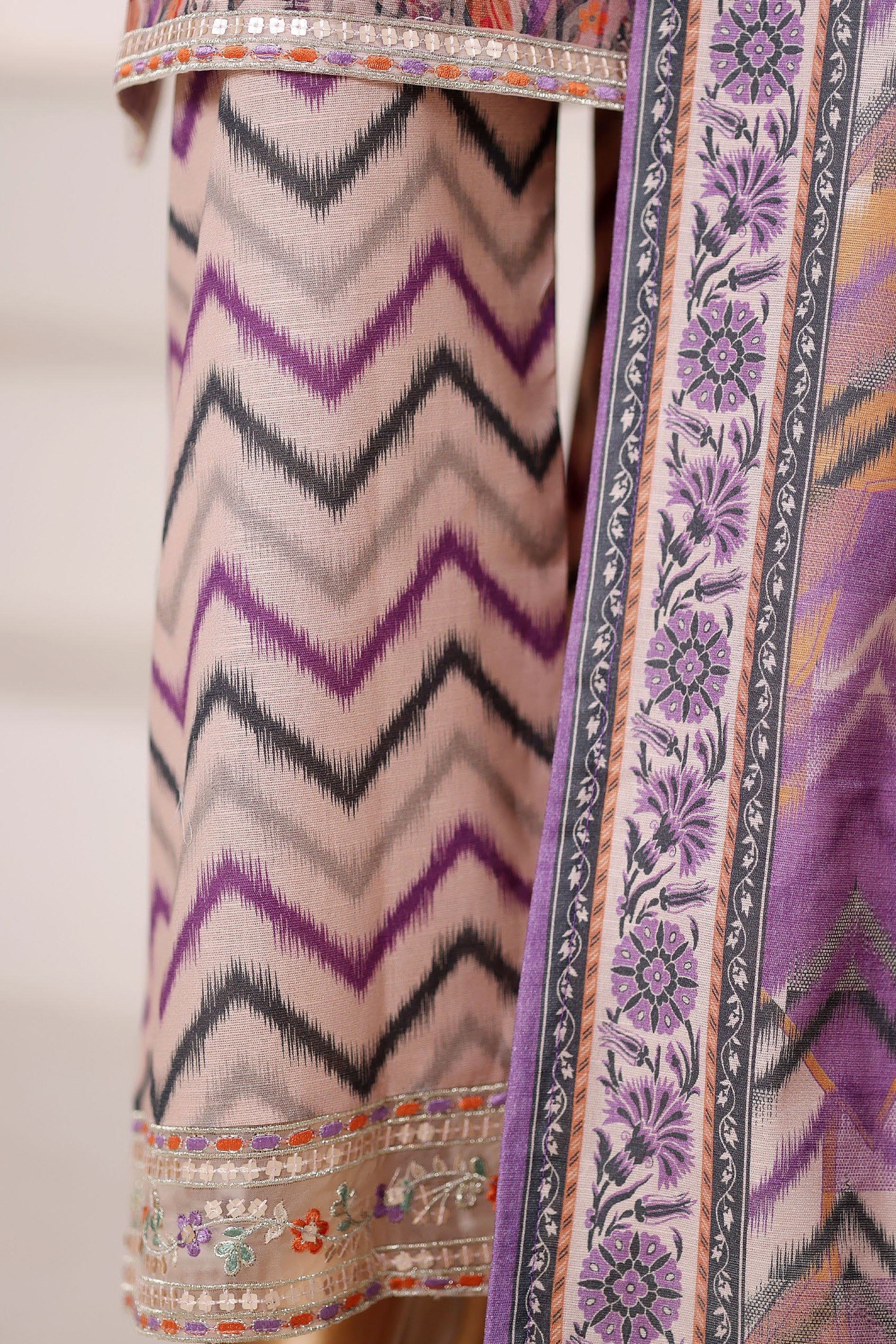 Sada Bahar Khaddar 3 Piece Suit SBA242