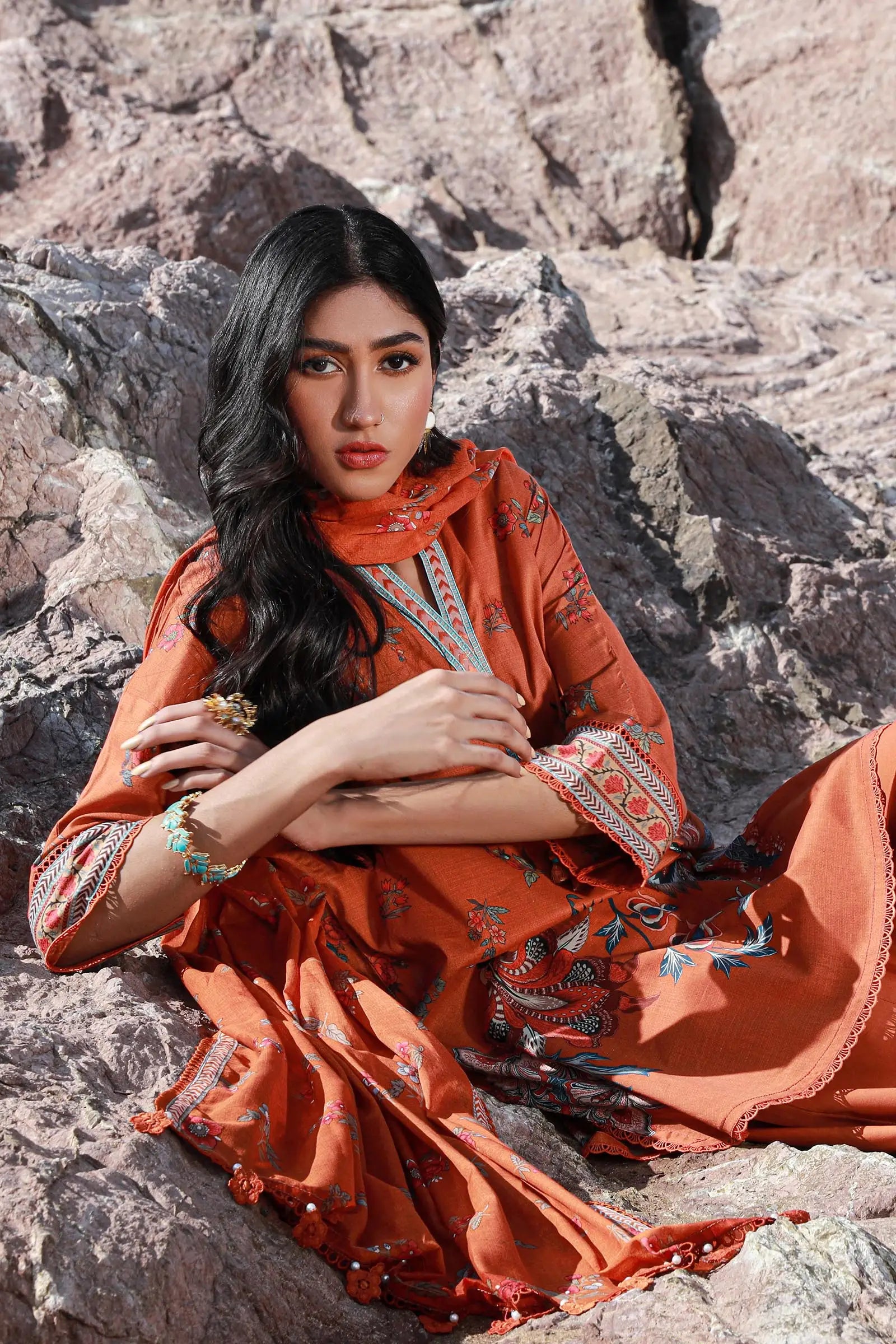 Sana Safinaz Mahay 20A 3 Piece Lawn Shalwar Kameez SAN284