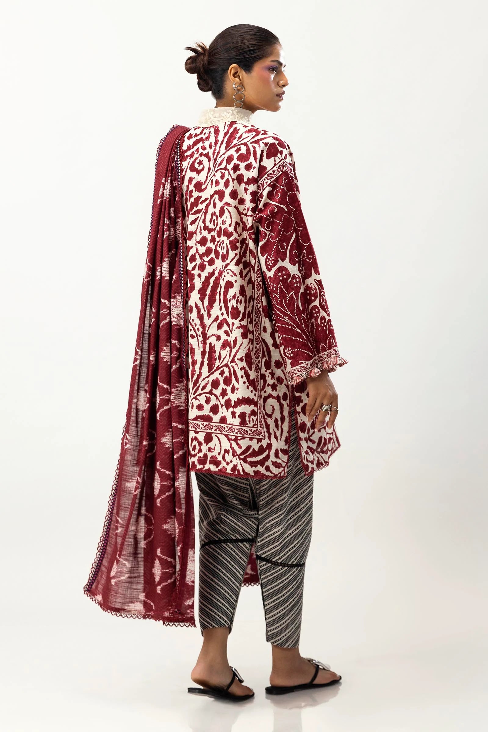 Sana Safinaz Mahay 18A Khaddar 3 Piece Suit SAN314